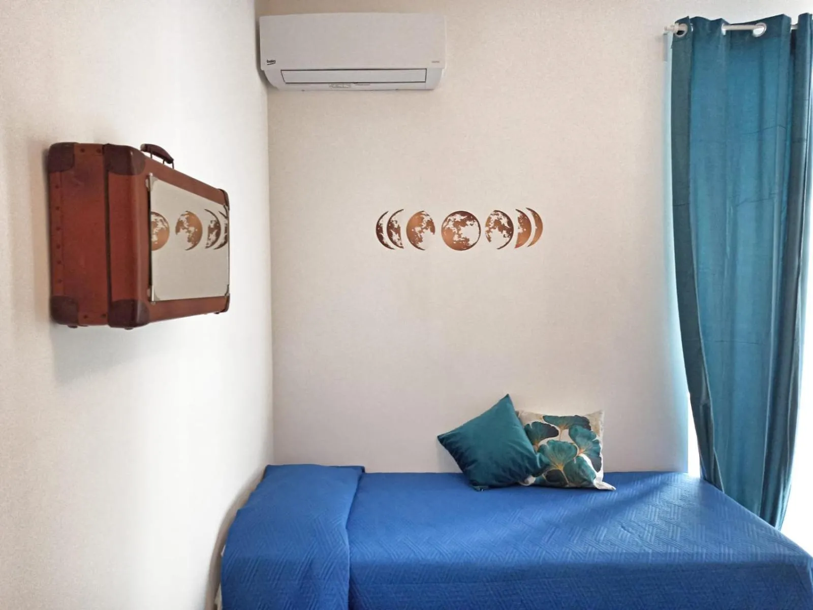 Bed in Hello World