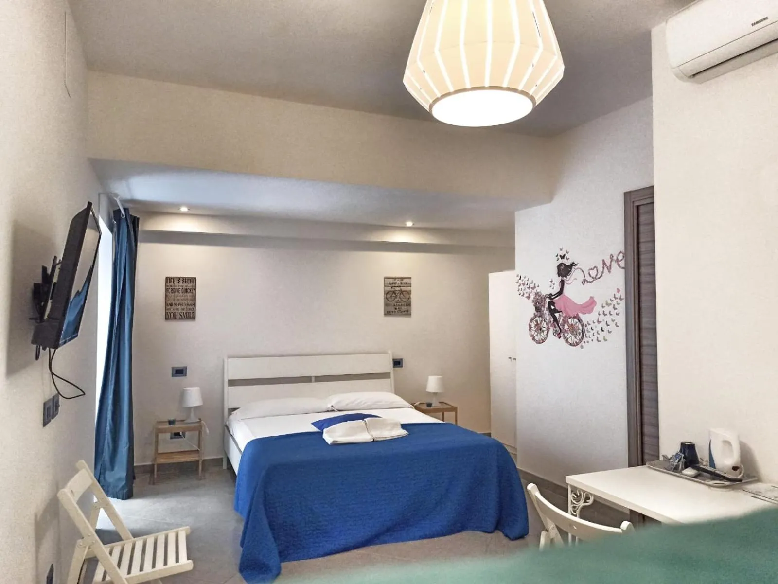 Bed in Hello World