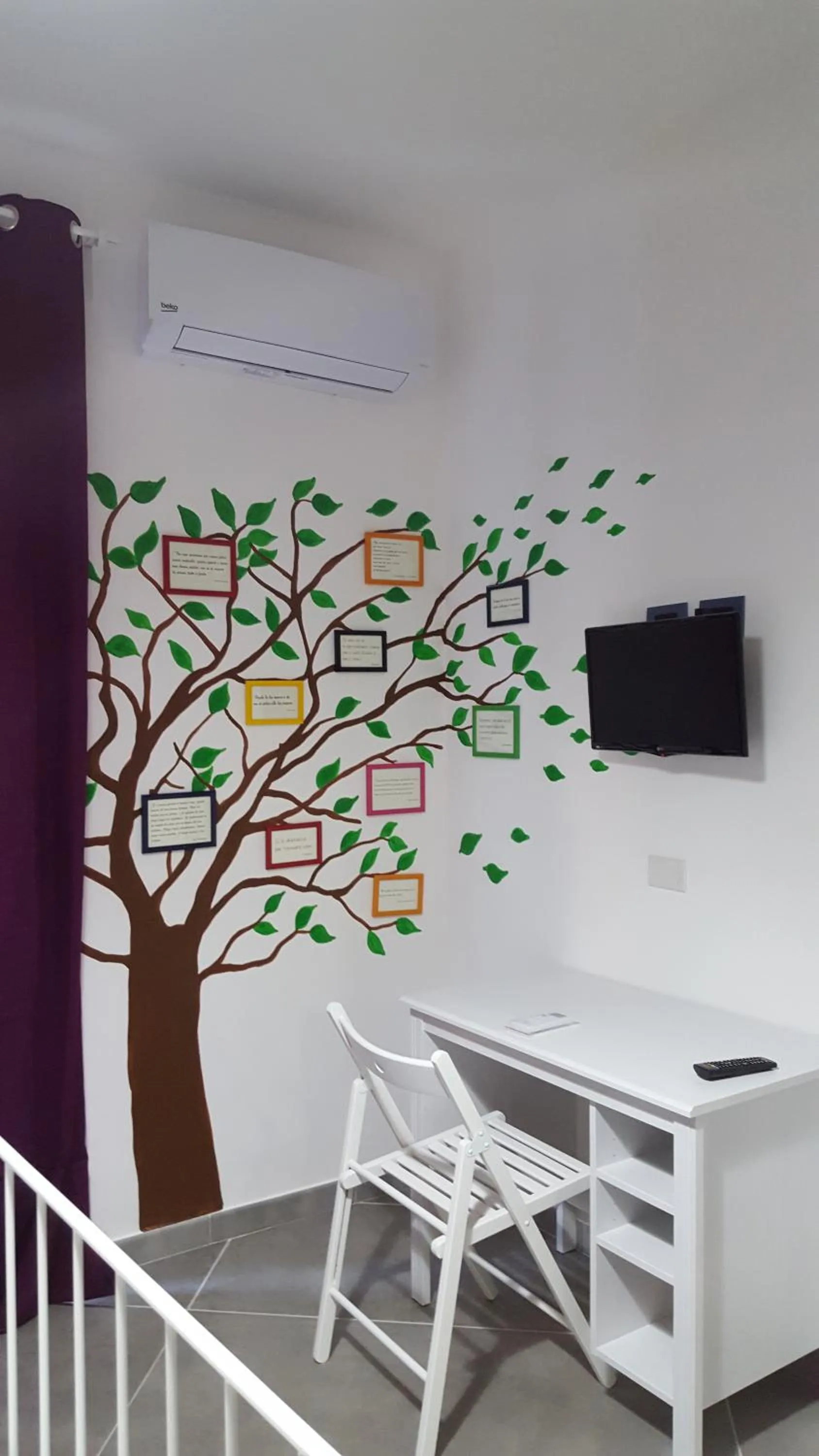 Decorative detail in Hello World