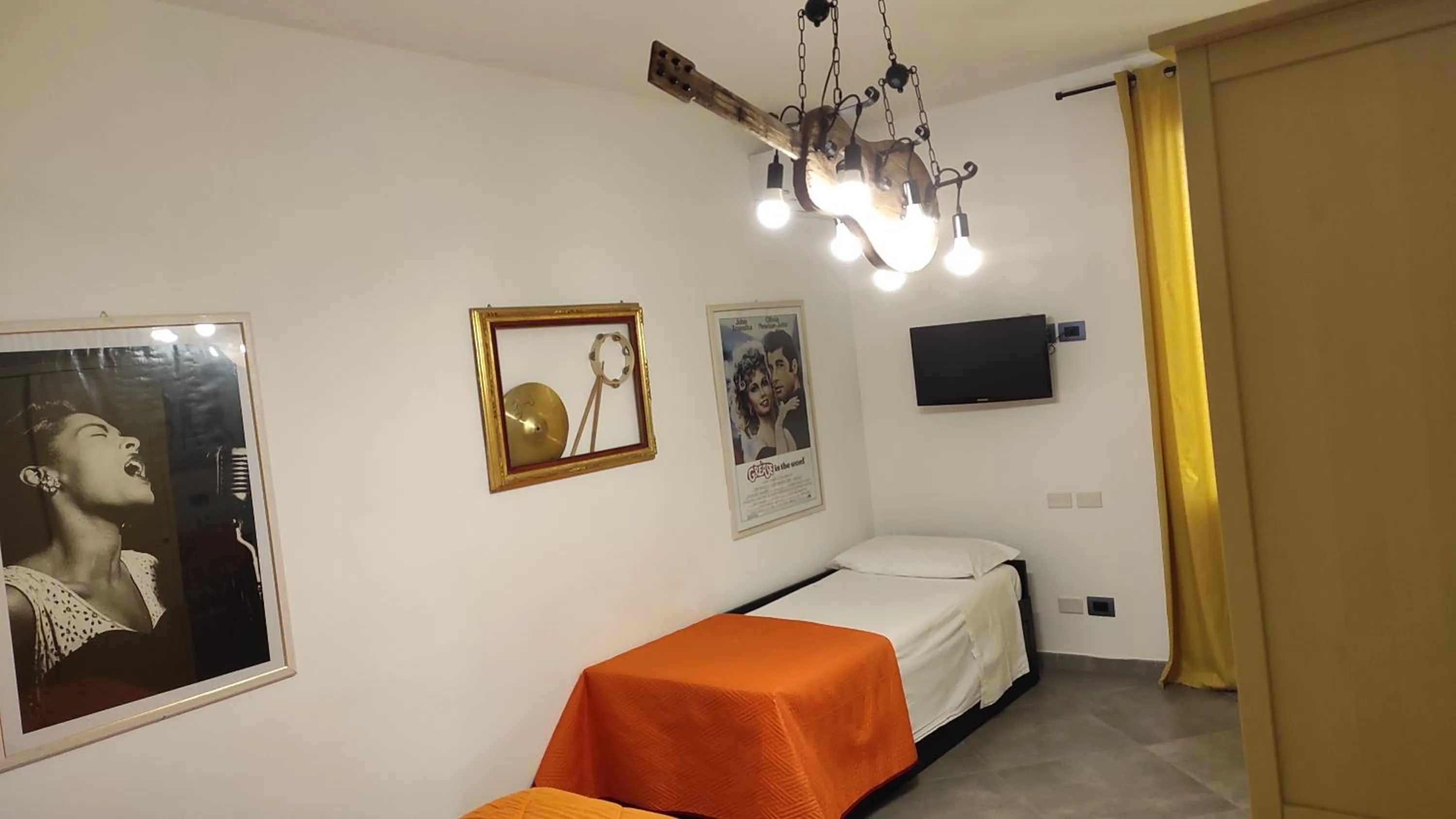 Bed in Hello World