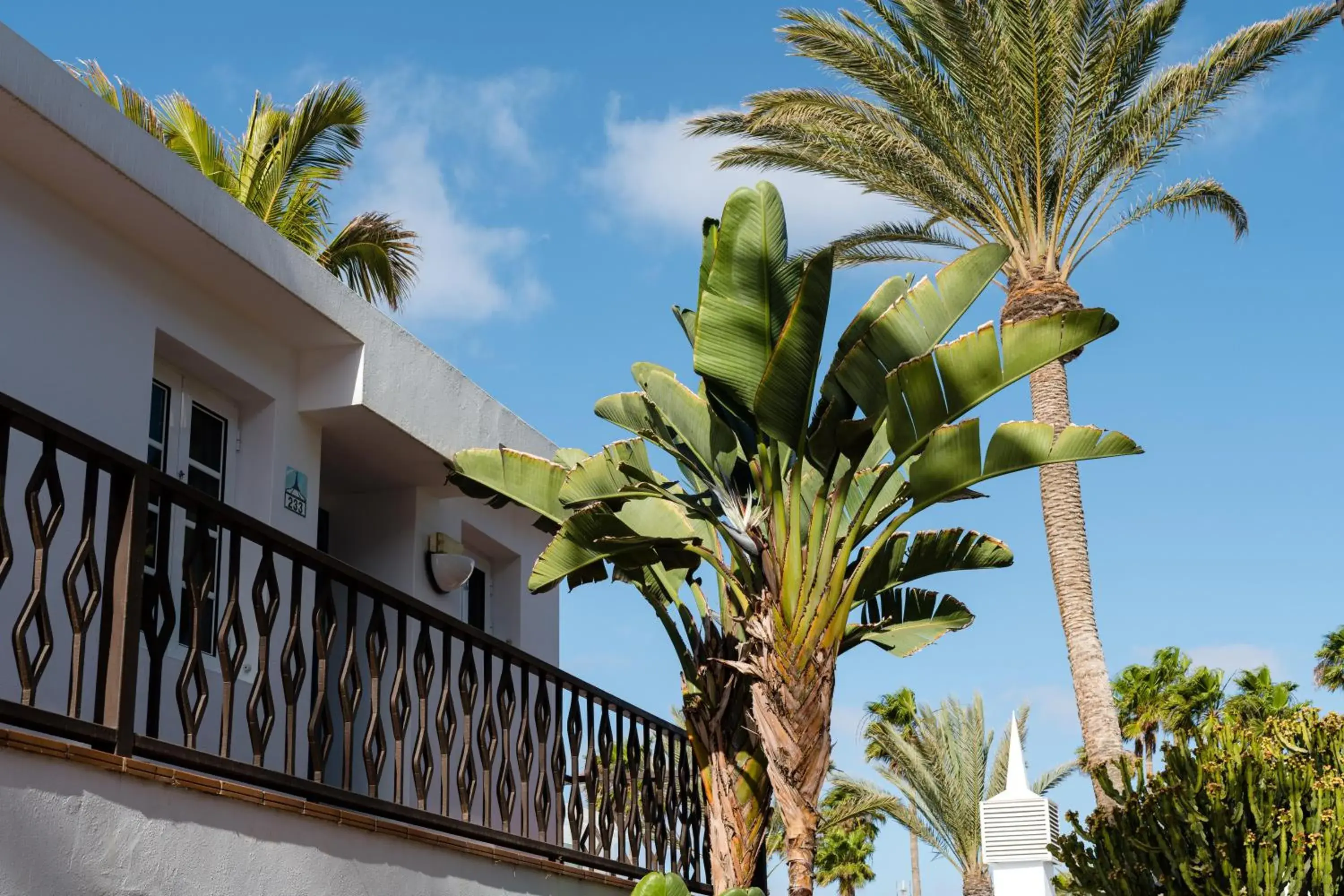 Property building in Plus Fariones Apartamentos Property building in Plus Fariones Apartamentos
