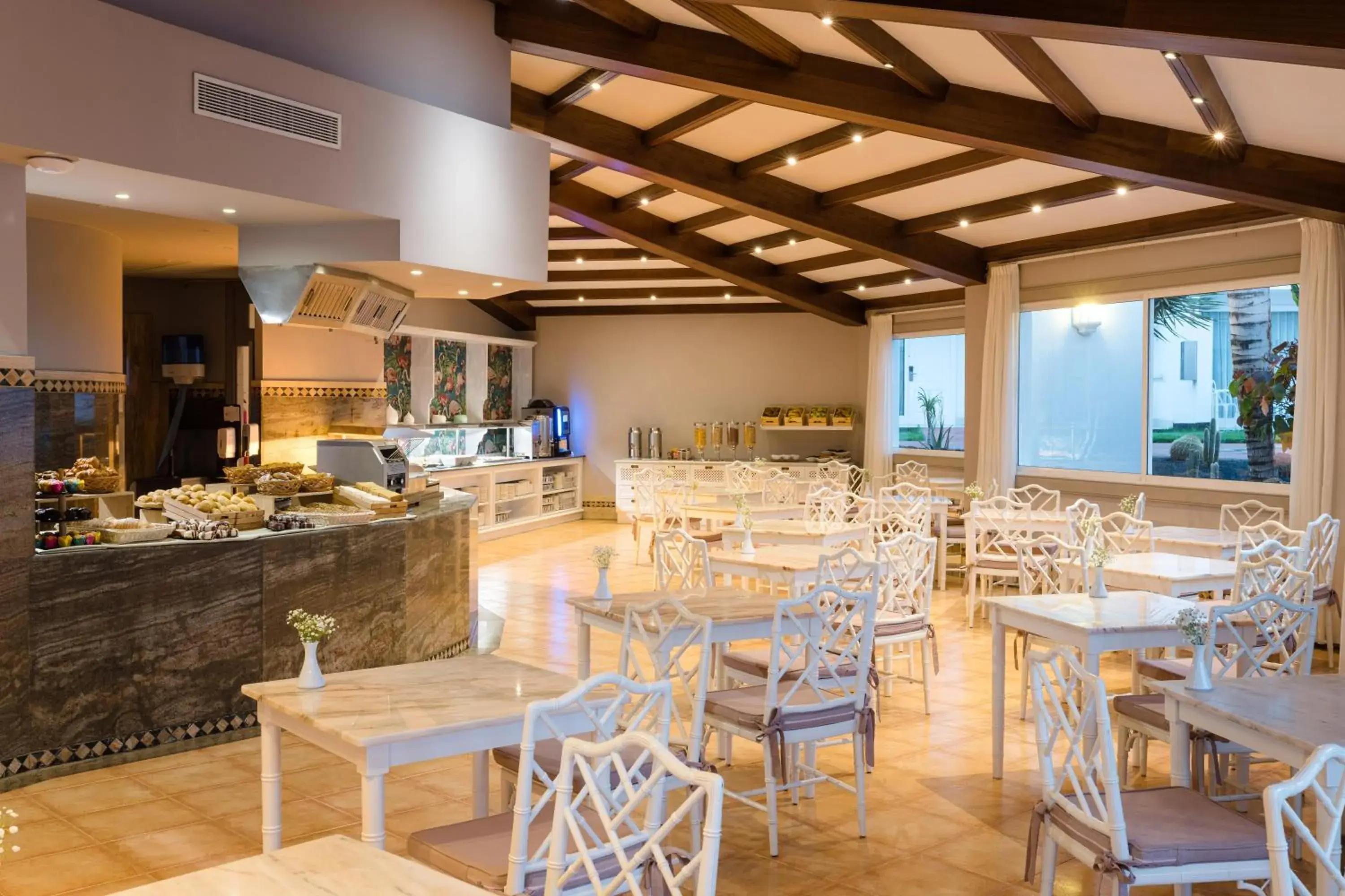 Restaurant/places to eat in Plus Fariones Apartamentos Restaurant/places to eat in Plus Fariones Apartamentos