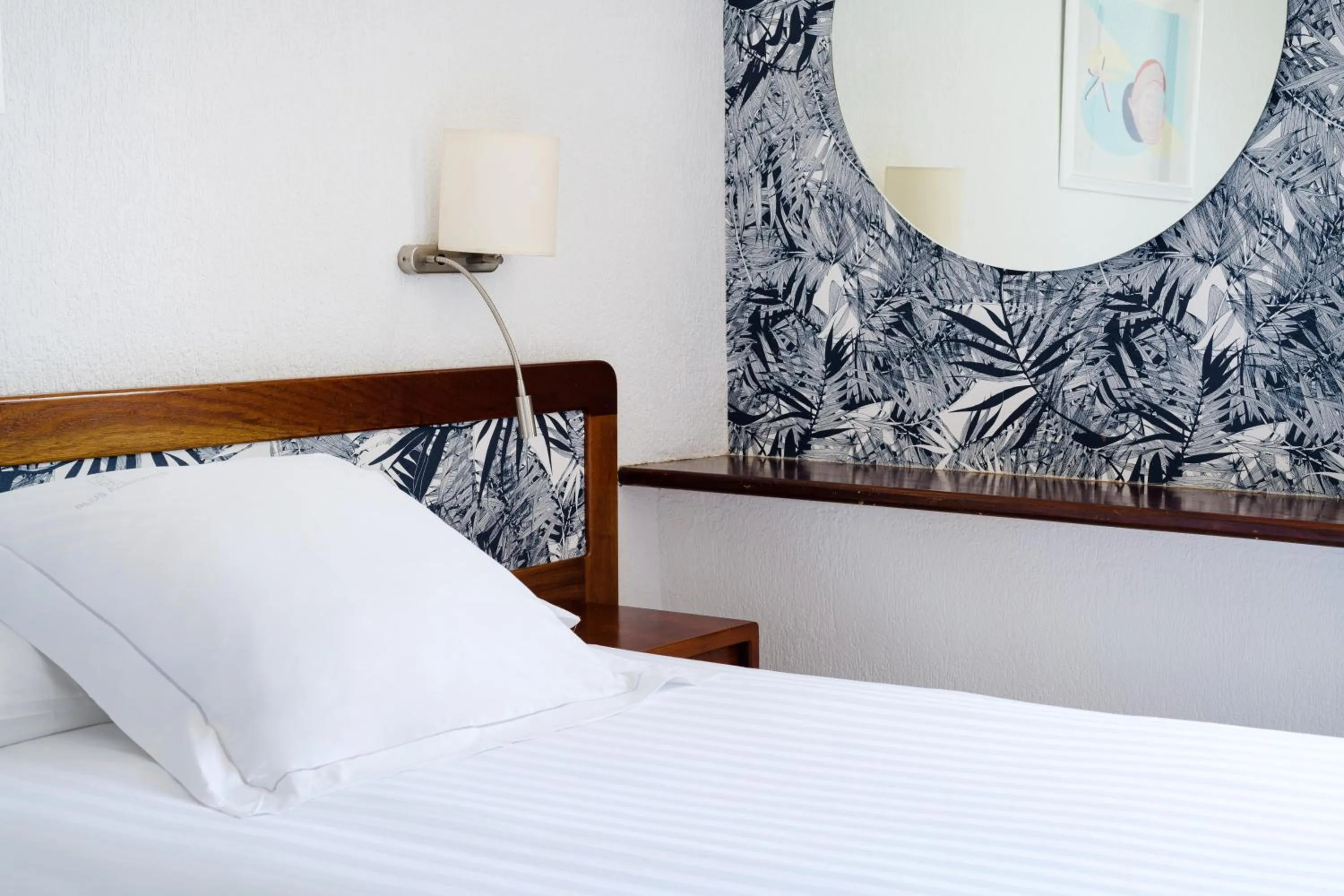 Photo of the whole room, Bed in Plus Fariones Apartamentos