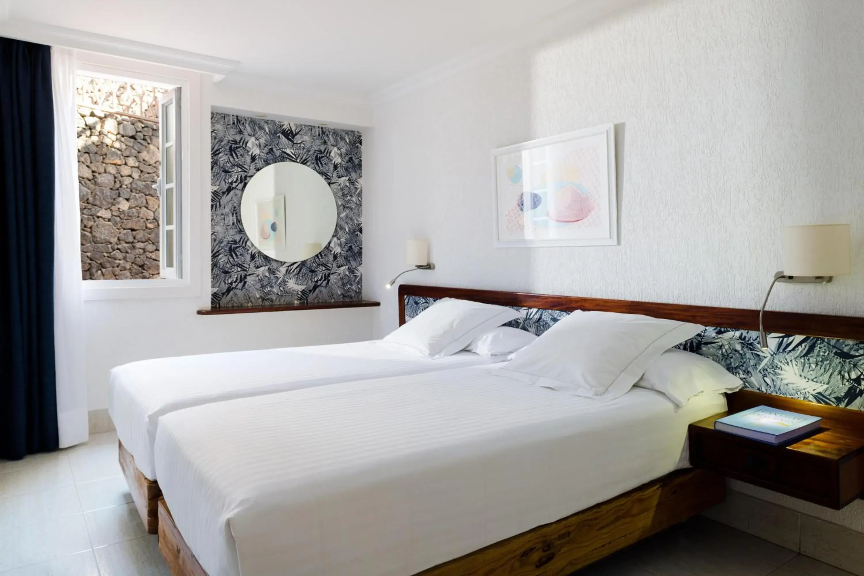 Photo of the whole room, Bed in Plus Fariones Apartamentos Photo of the whole room, Bed in Plus Fariones Apartamentos