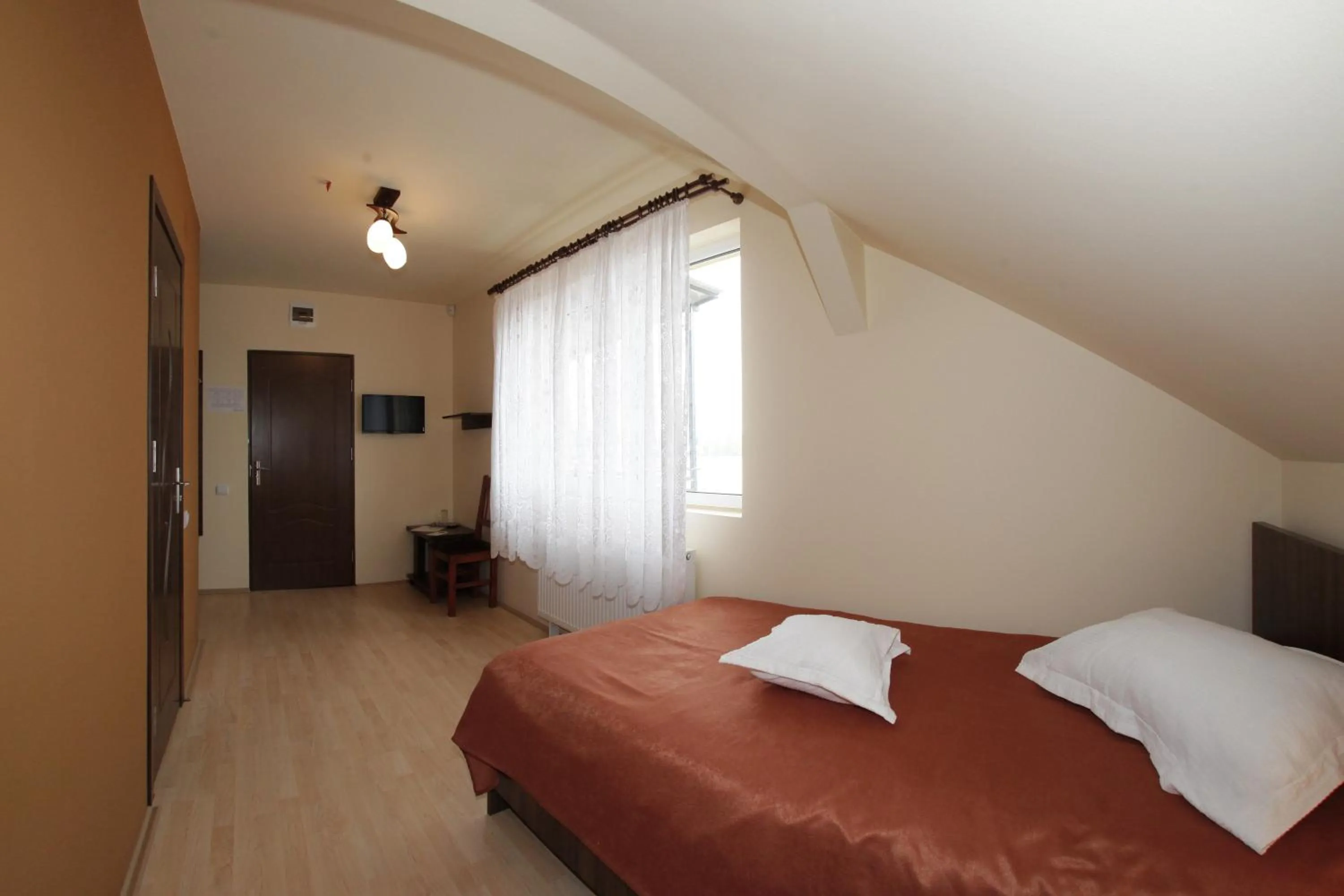 Day, Bed in Pensiunea Muresul