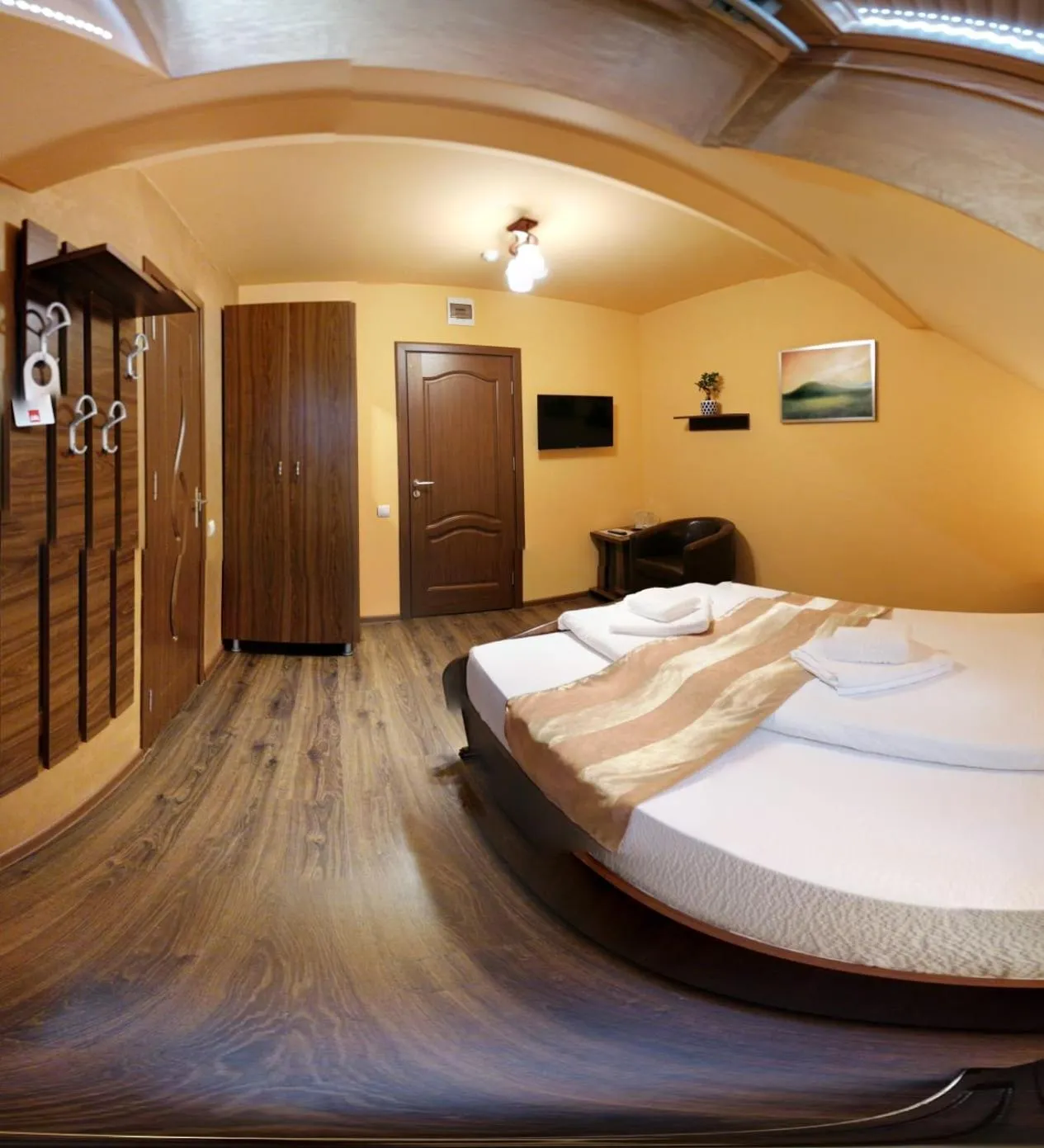 Bed in Pensiunea Muresul