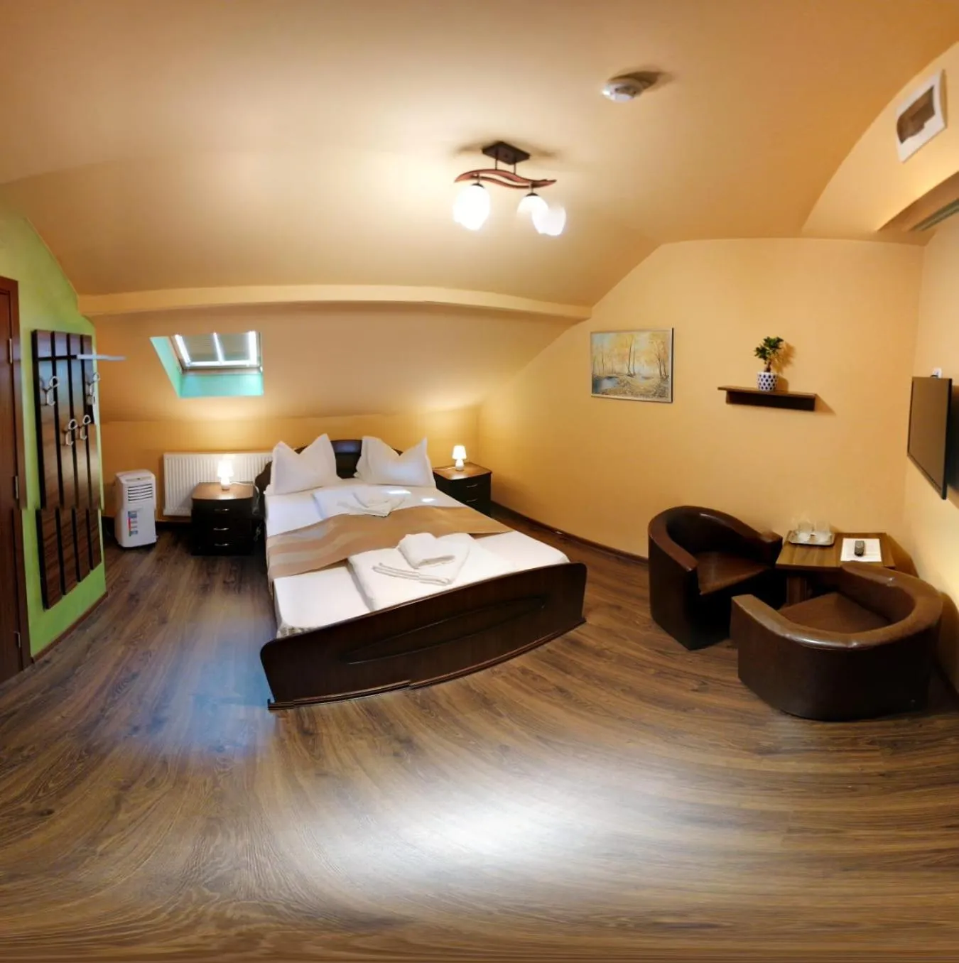 Bed in Pensiunea Muresul