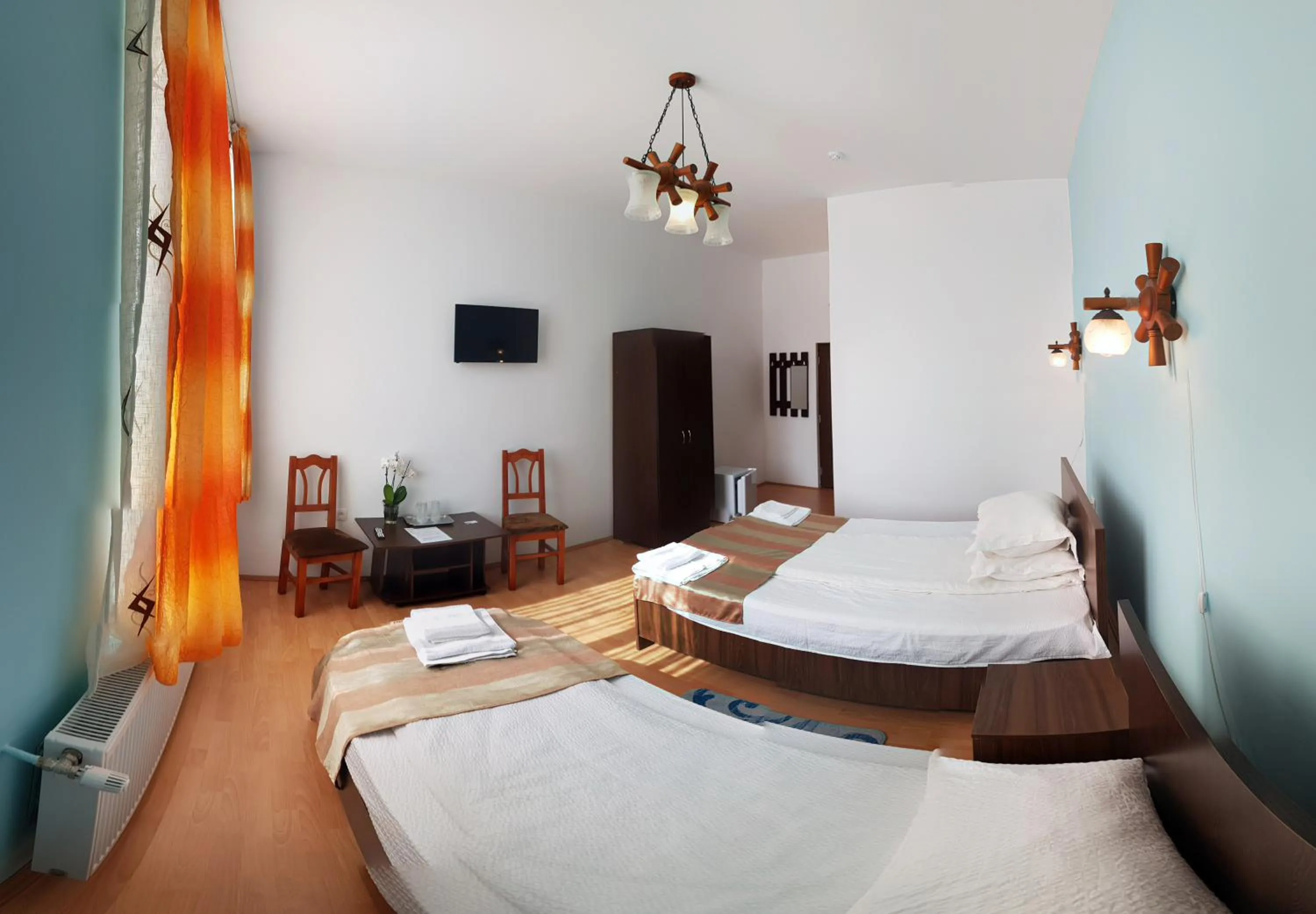 Property building, Bed in Pensiunea Muresul