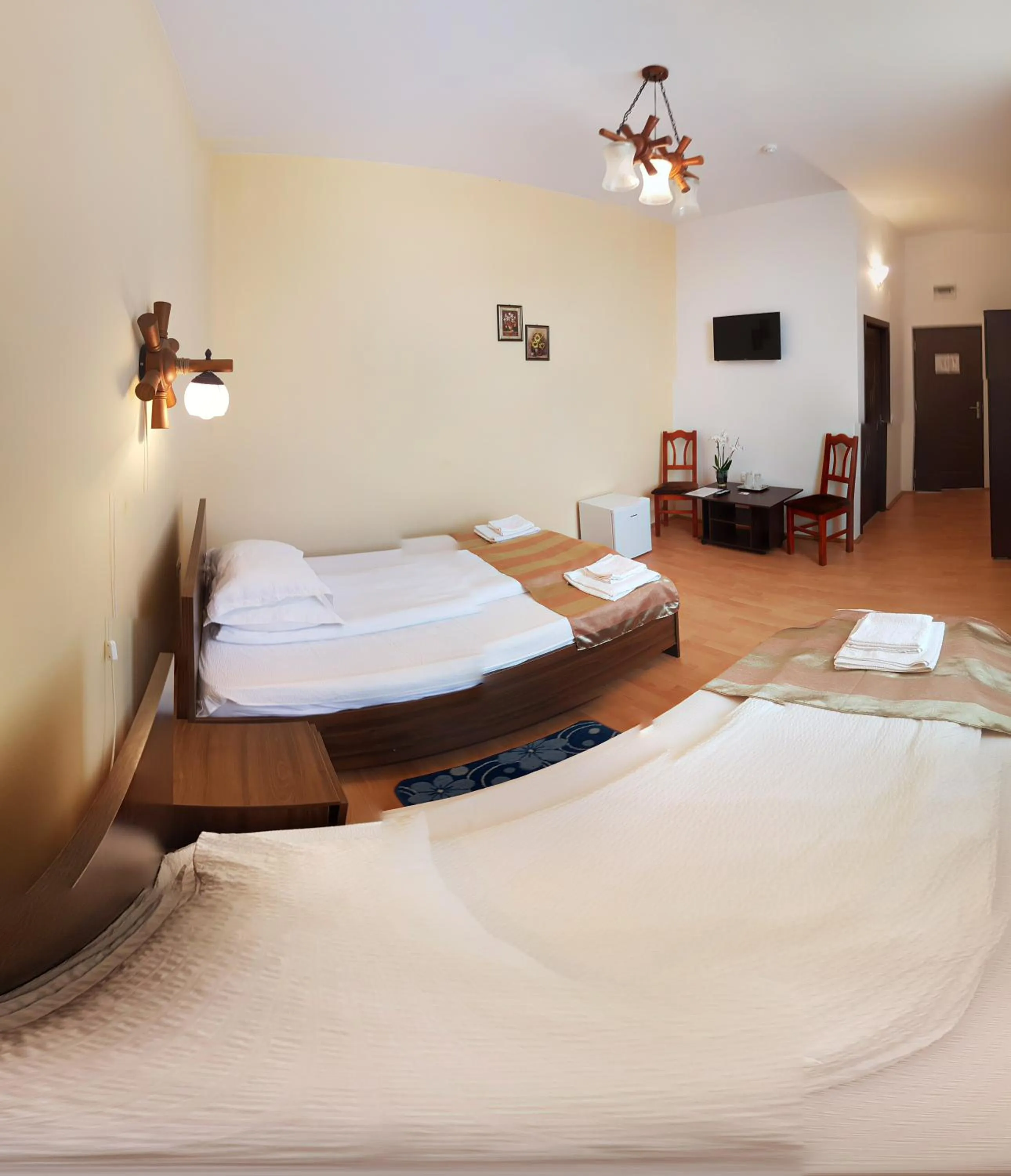 Property building, Bed in Pensiunea Muresul