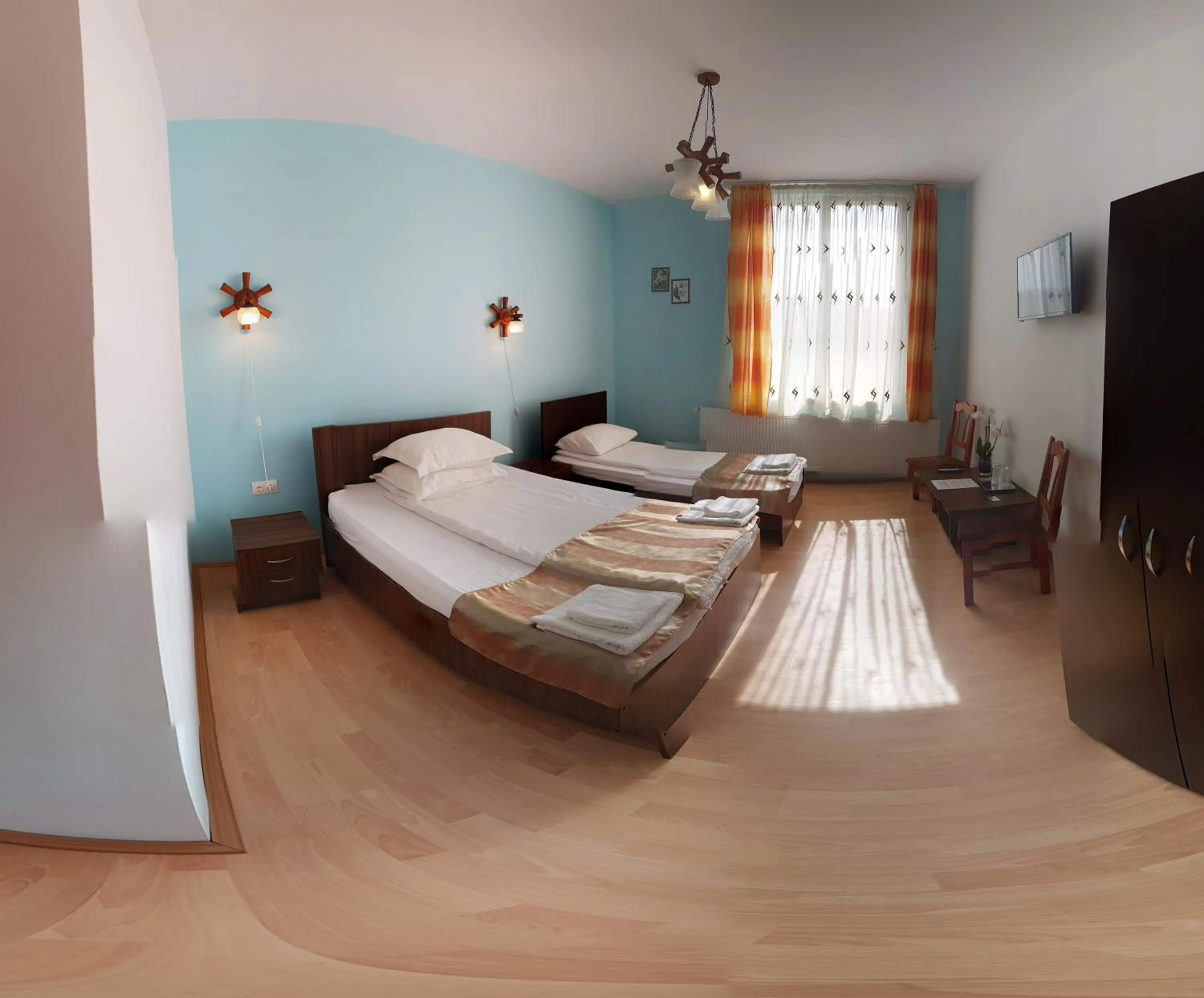 Property building, Bed in Pensiunea Muresul