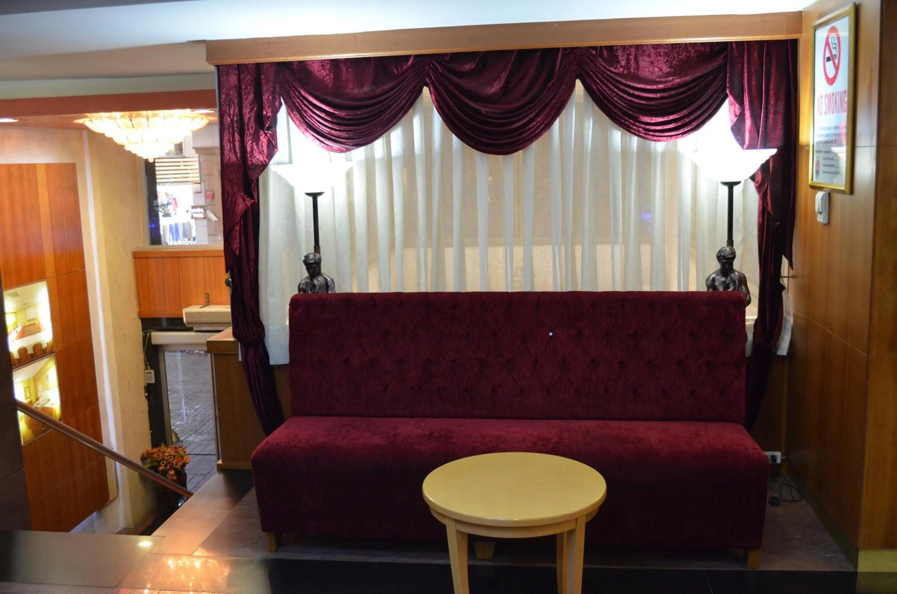 Facade/entrance in Yuksel Hotel