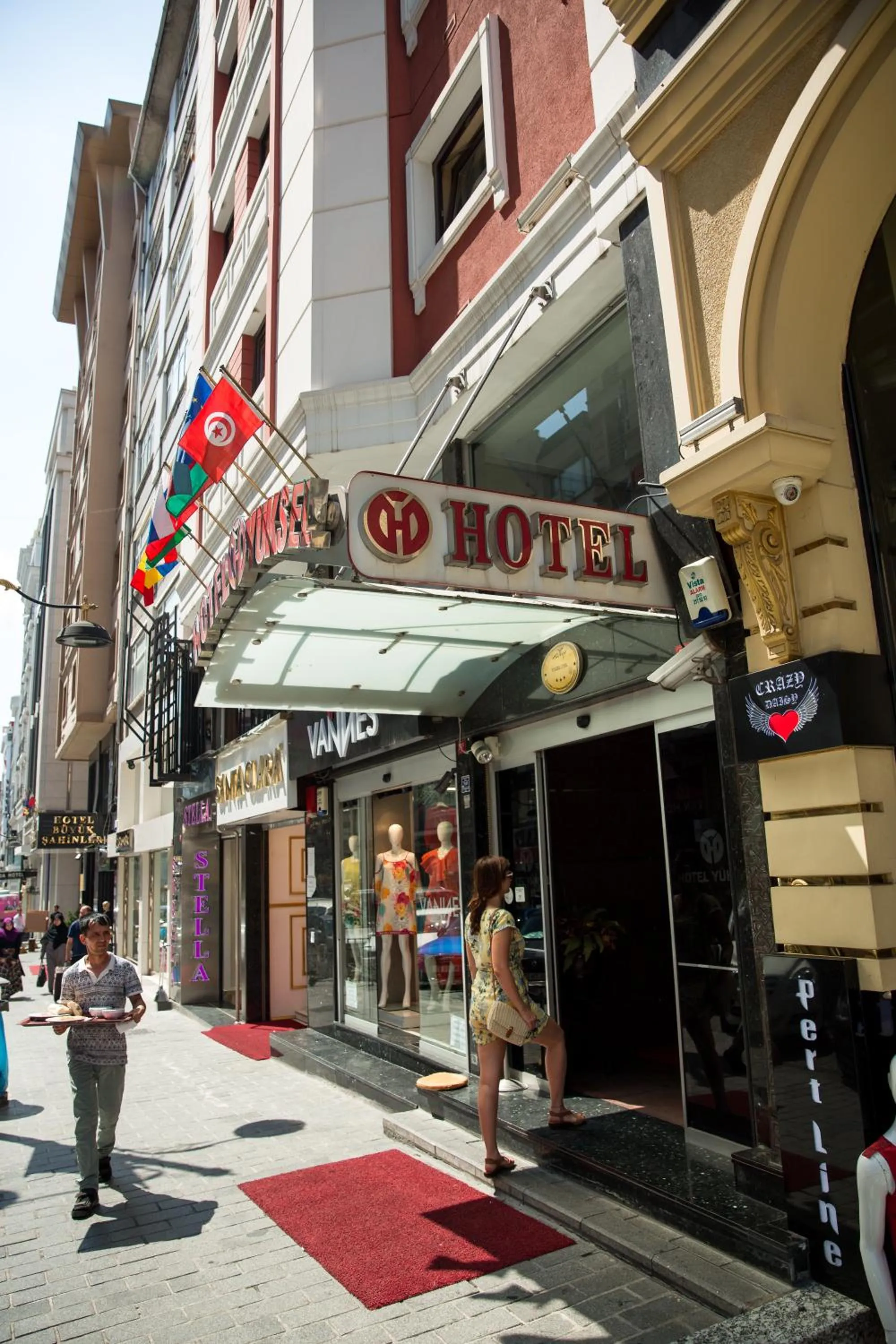 Facade/entrance in Yuksel Hotel