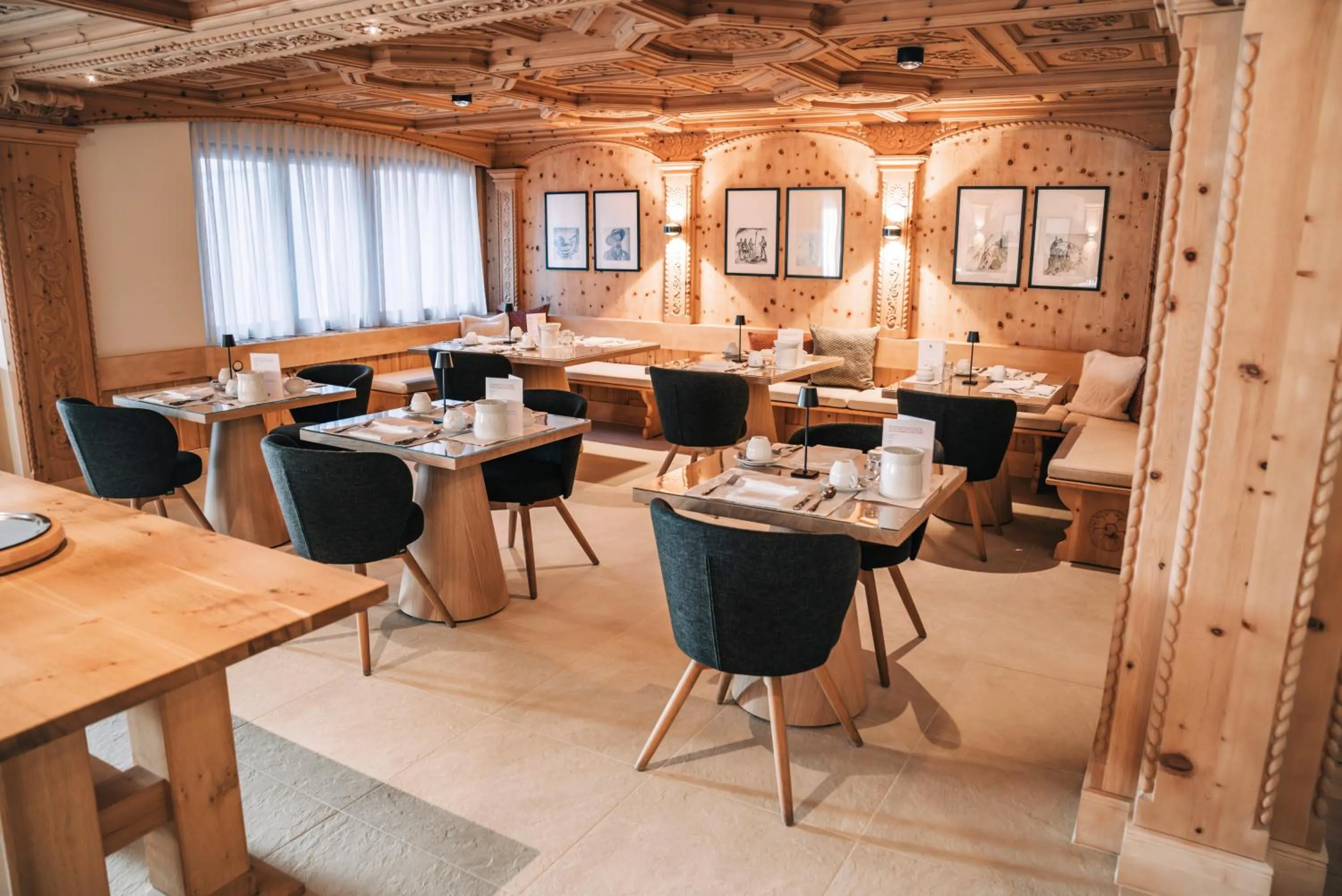 Swiss Alpine Hotel Allalin