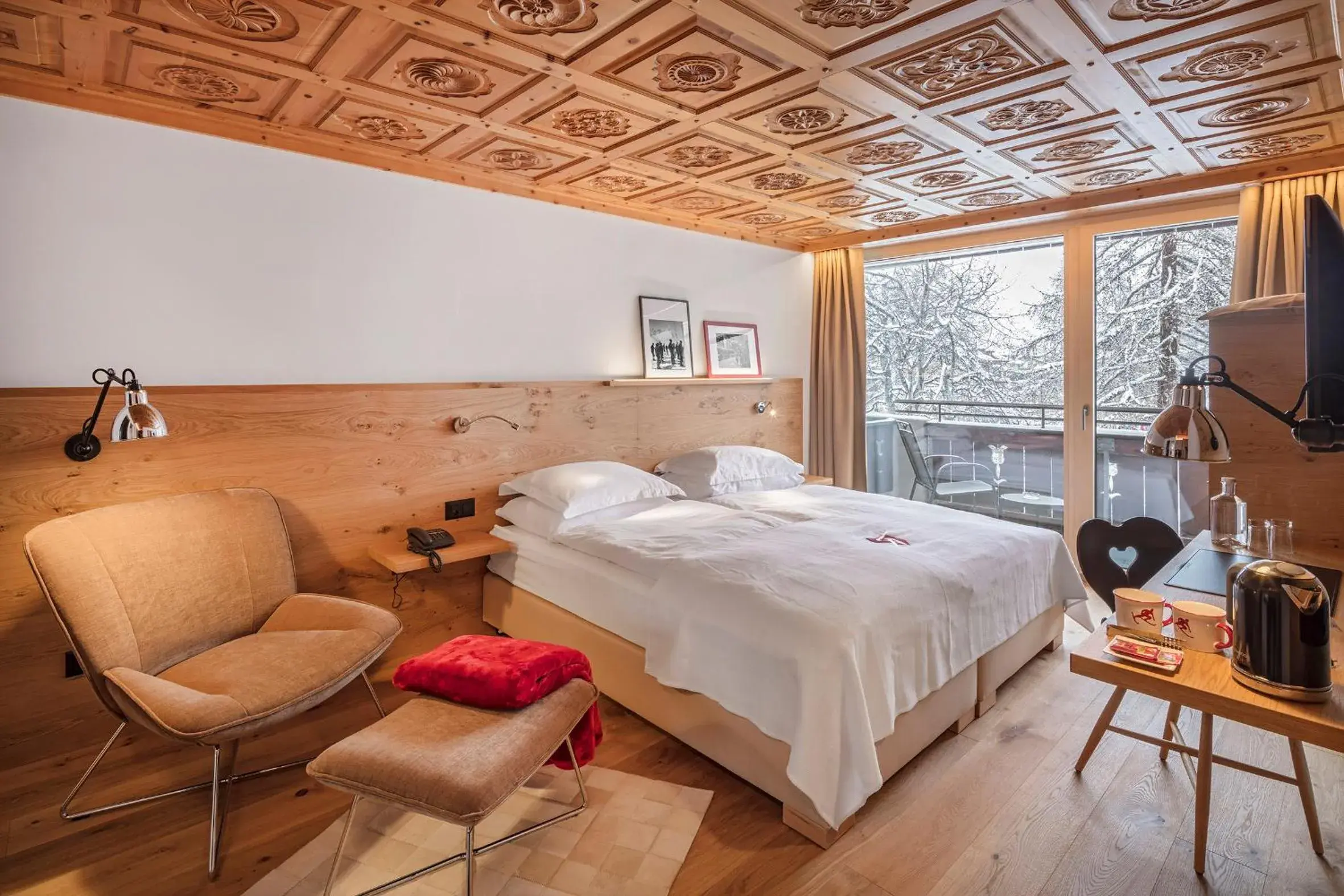 Photo of the whole room, Bed in Swiss Alpine Hotel Allalin Photo of the whole room, Bed in Swiss Alpine Hotel Allalin