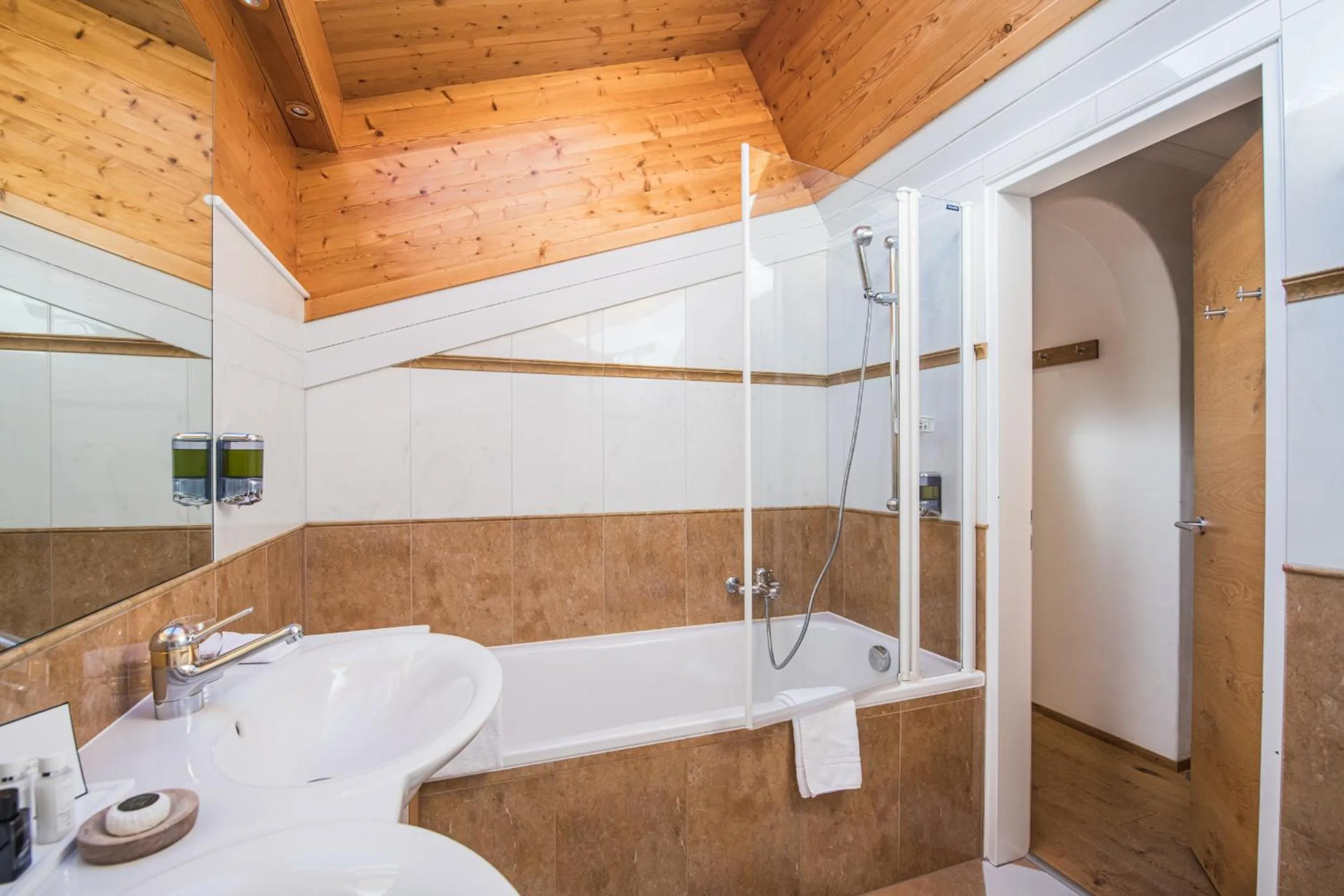 Swiss Alpine Hotel Allalin