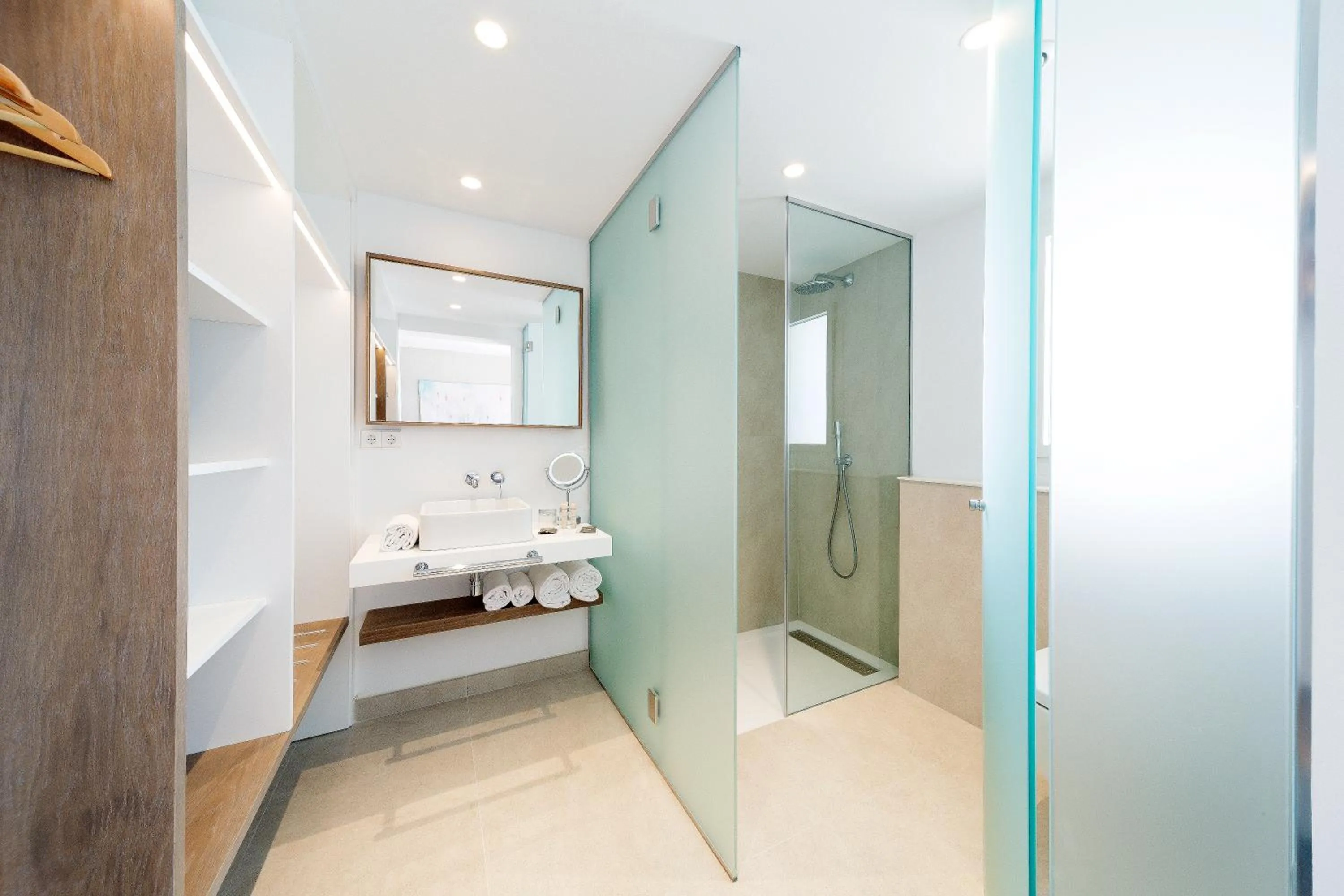 Shower in Inturotel Esmeralda Park