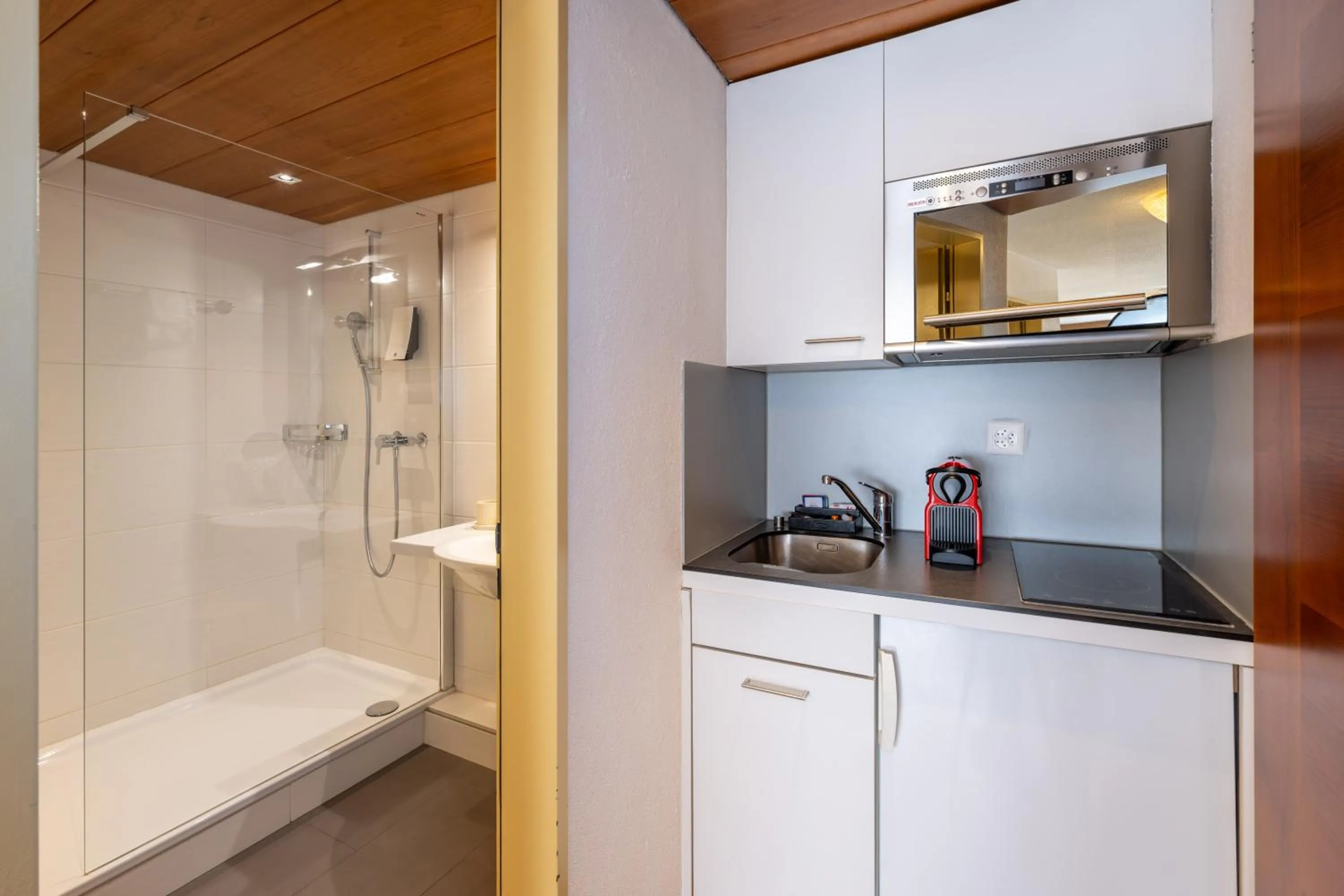 Shower in Arca Aparthotel & Spa