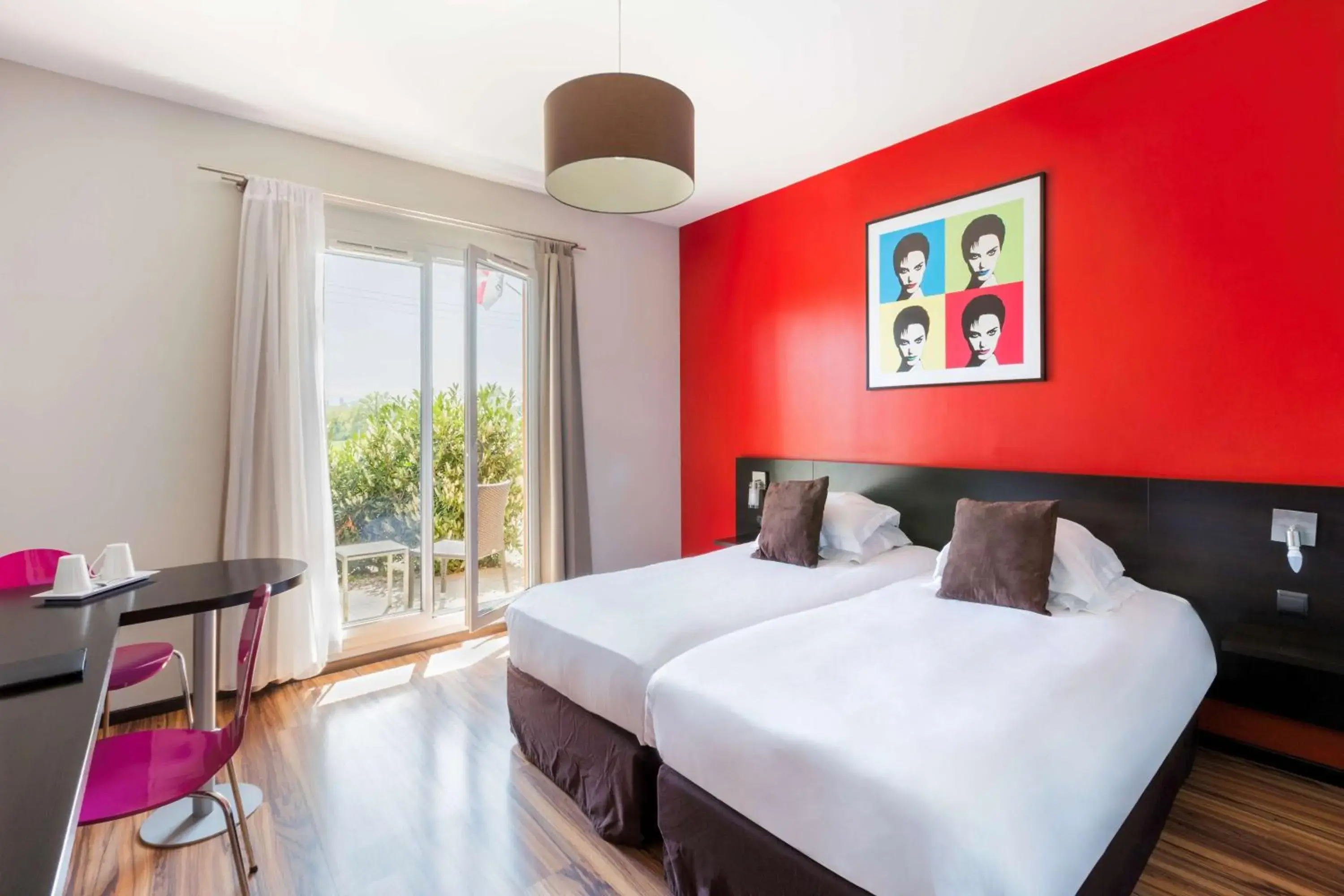 Photo of the whole room, Bed in Best Western Park Hotel Geneve-Thoiry Photo of the whole room, Bed in Best Western Park Hotel Geneve-Thoiry