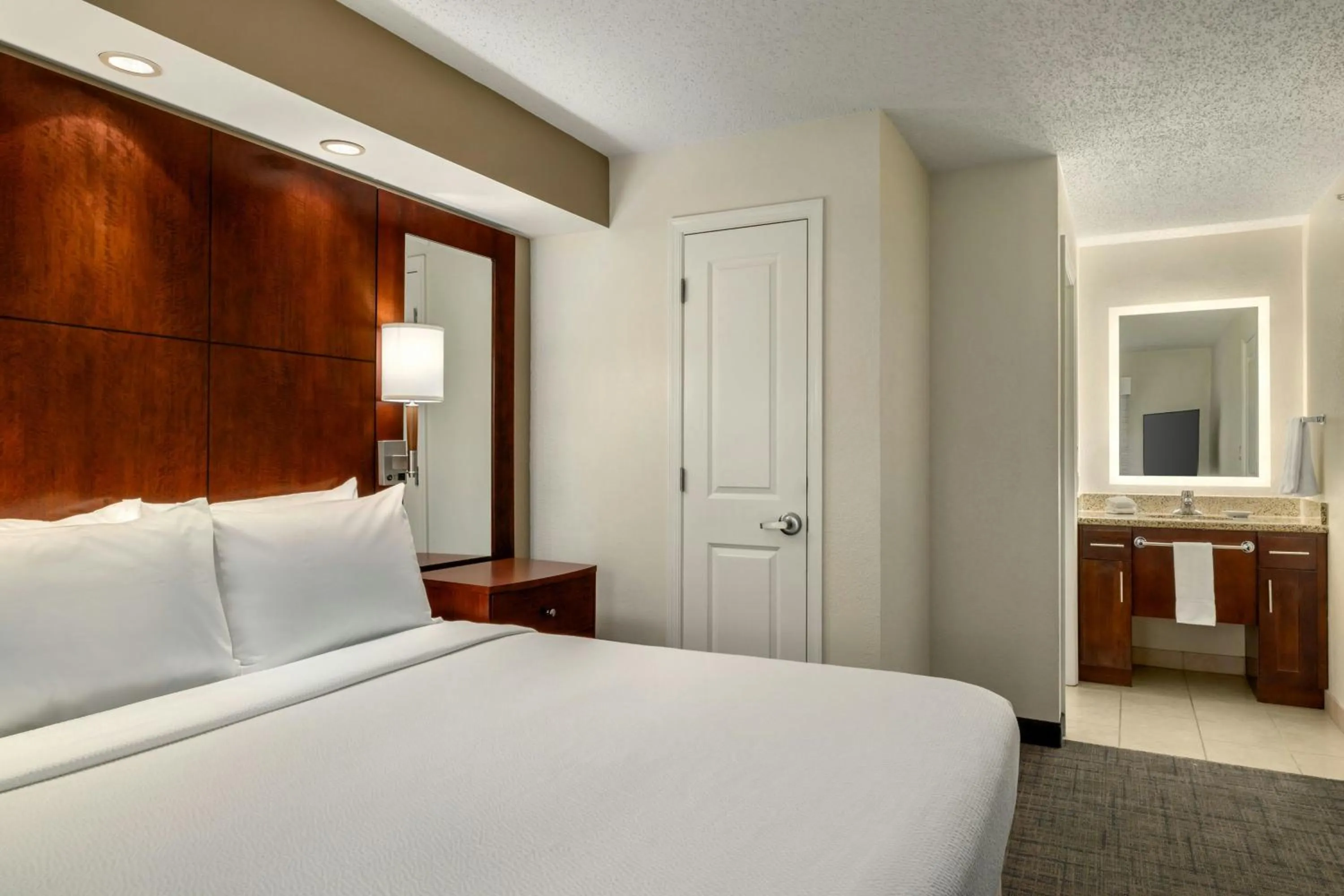Bedroom, Bed in Residence Inn by Marriott Richmond Chester