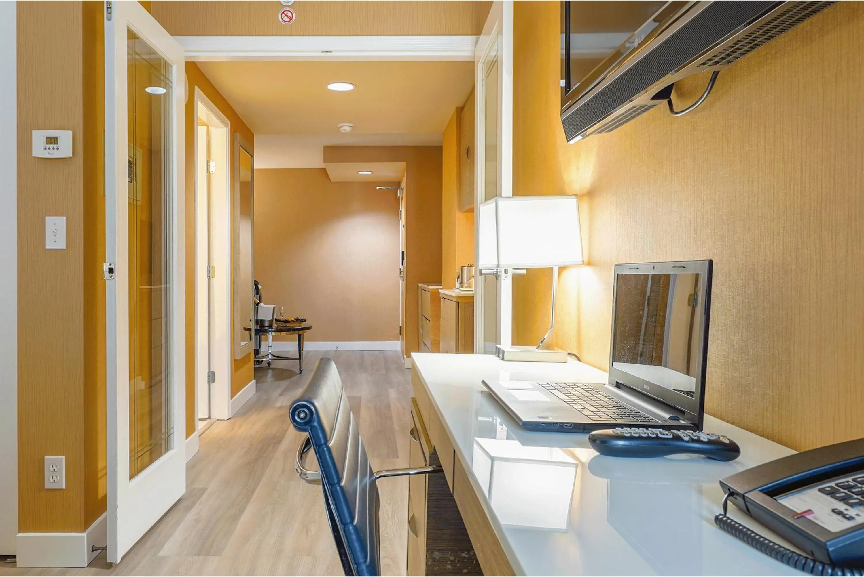 Bed in Executive Plaza Hotel & Conference Centre, Metro Vancouver