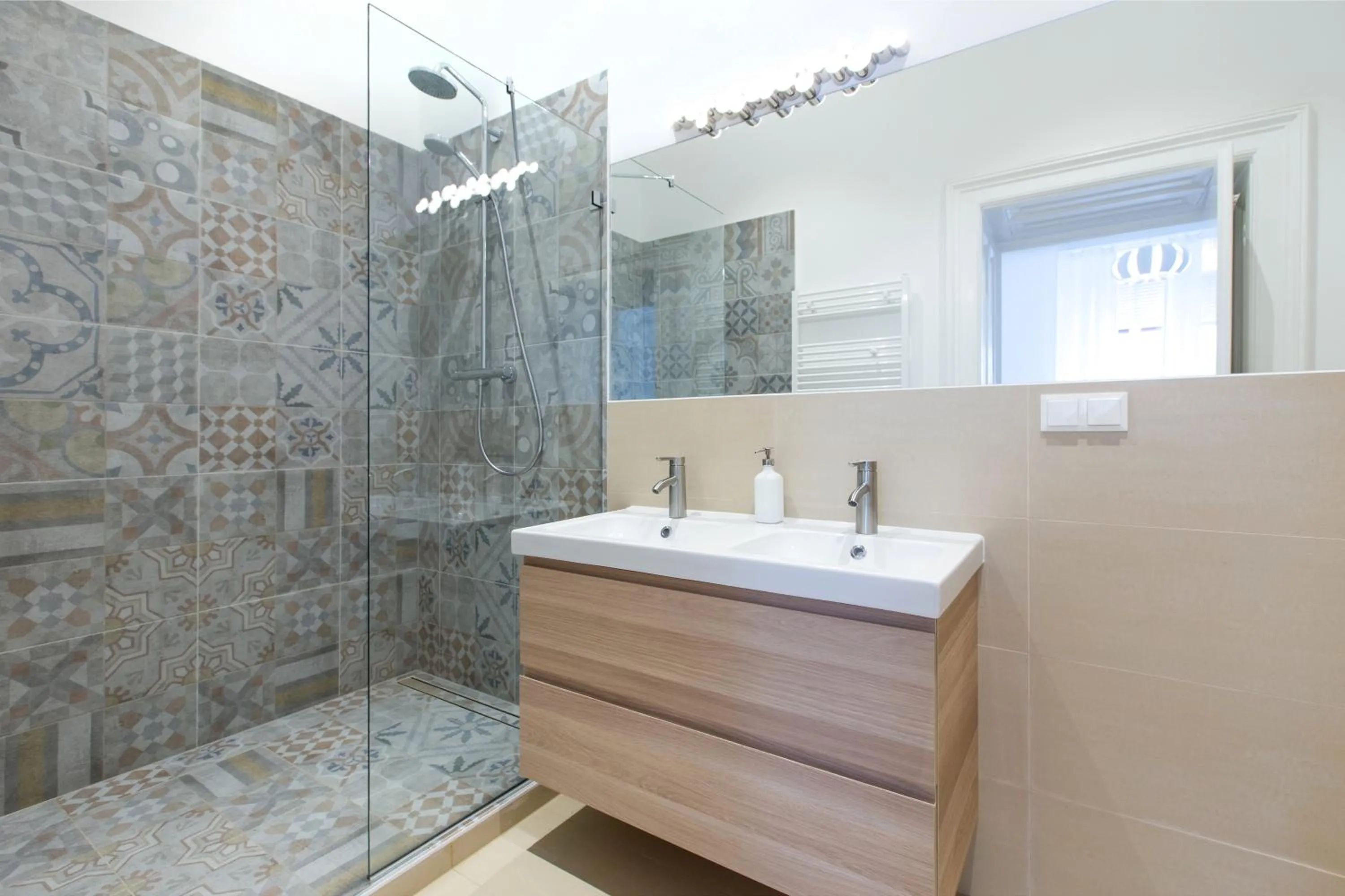 Shower in HeyMi Apartments in City Center