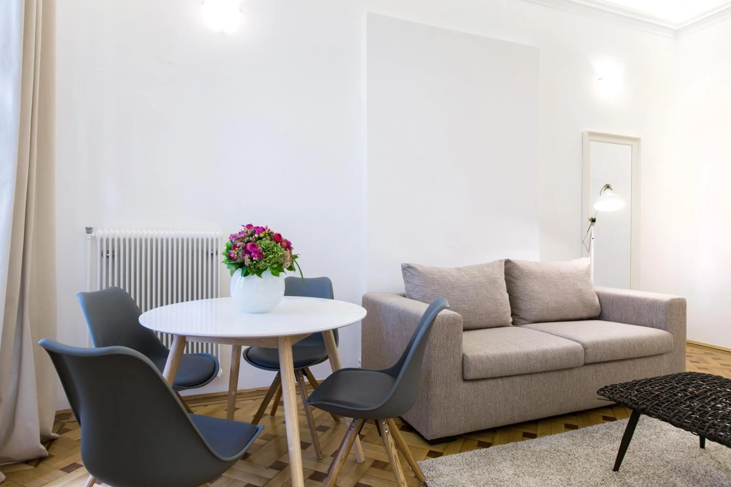 Seating area in HeyMi Apartments in City Center
