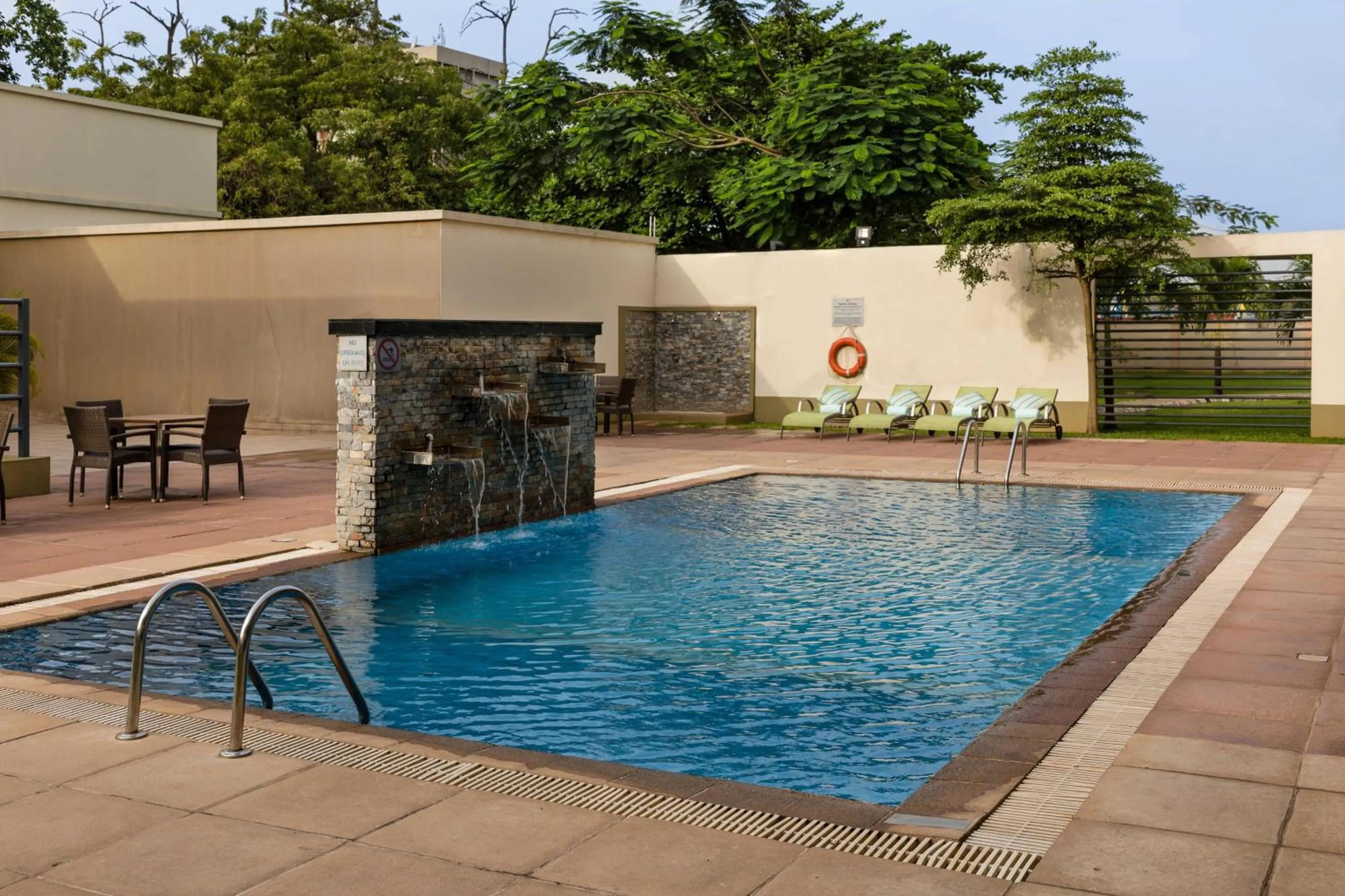 Swimming pool in Protea Hotel by Marriott Benin City Select Emotan