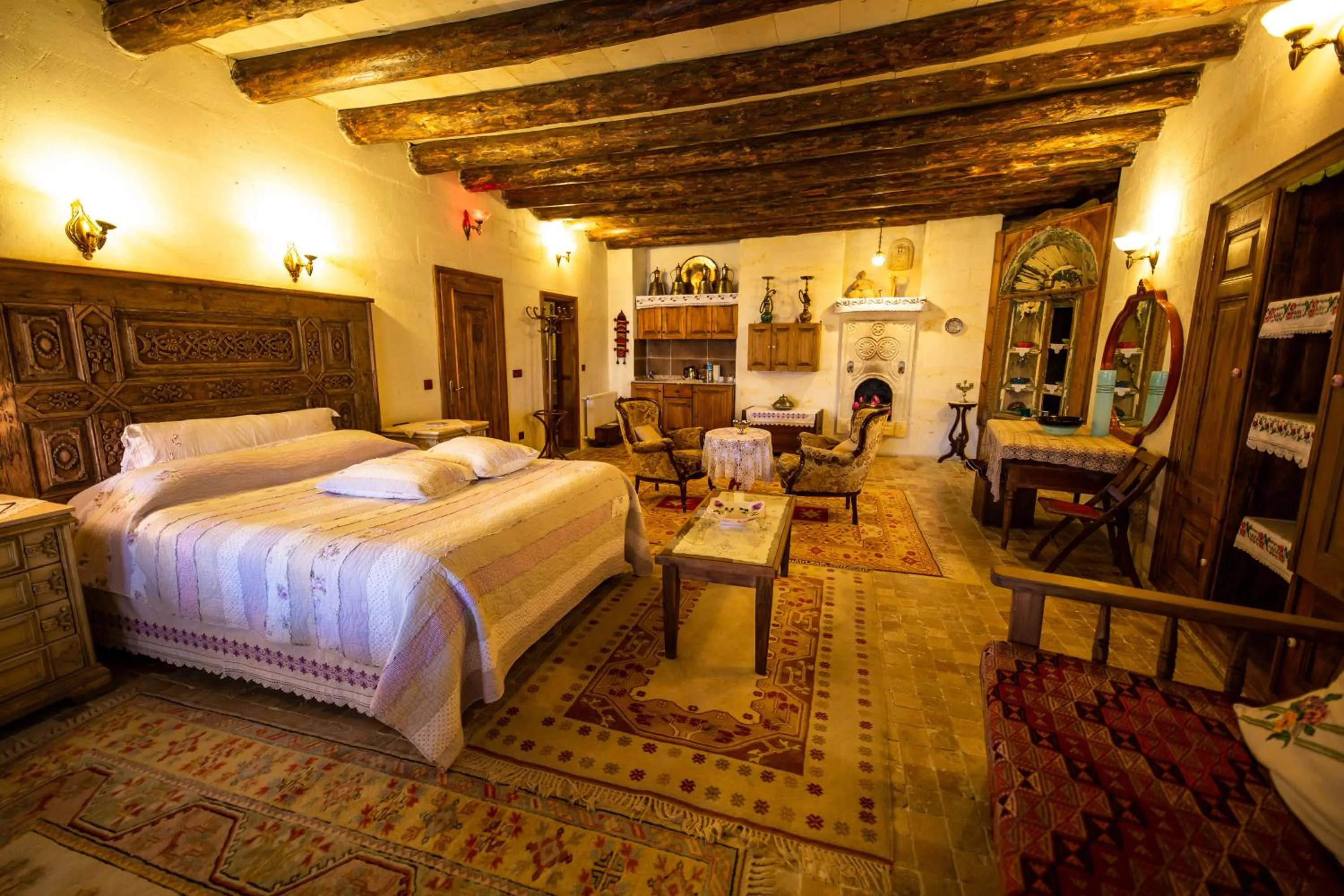 Photo of the whole room, Bed in Sofa Hotel