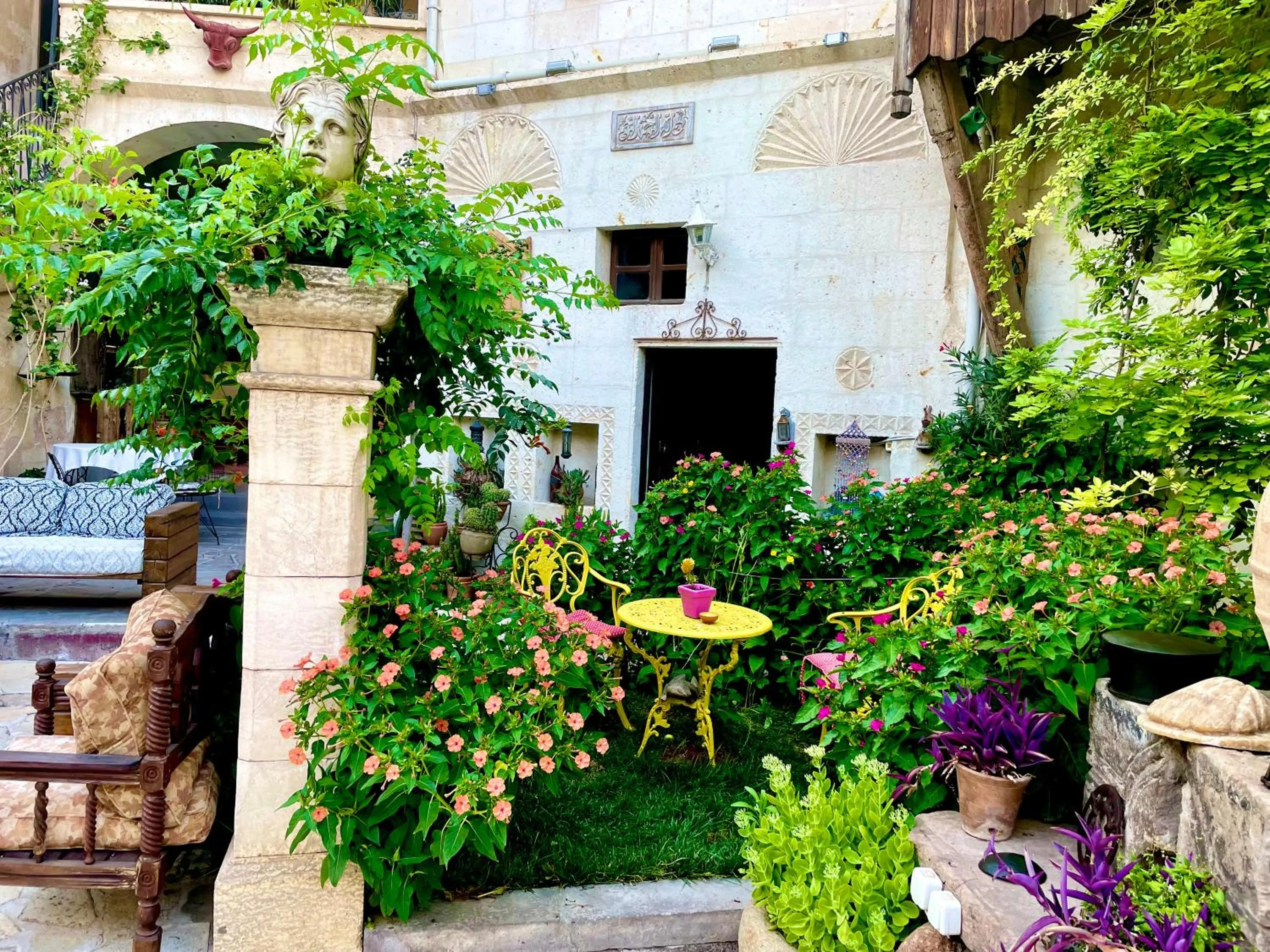 Garden in Sofa Hotel