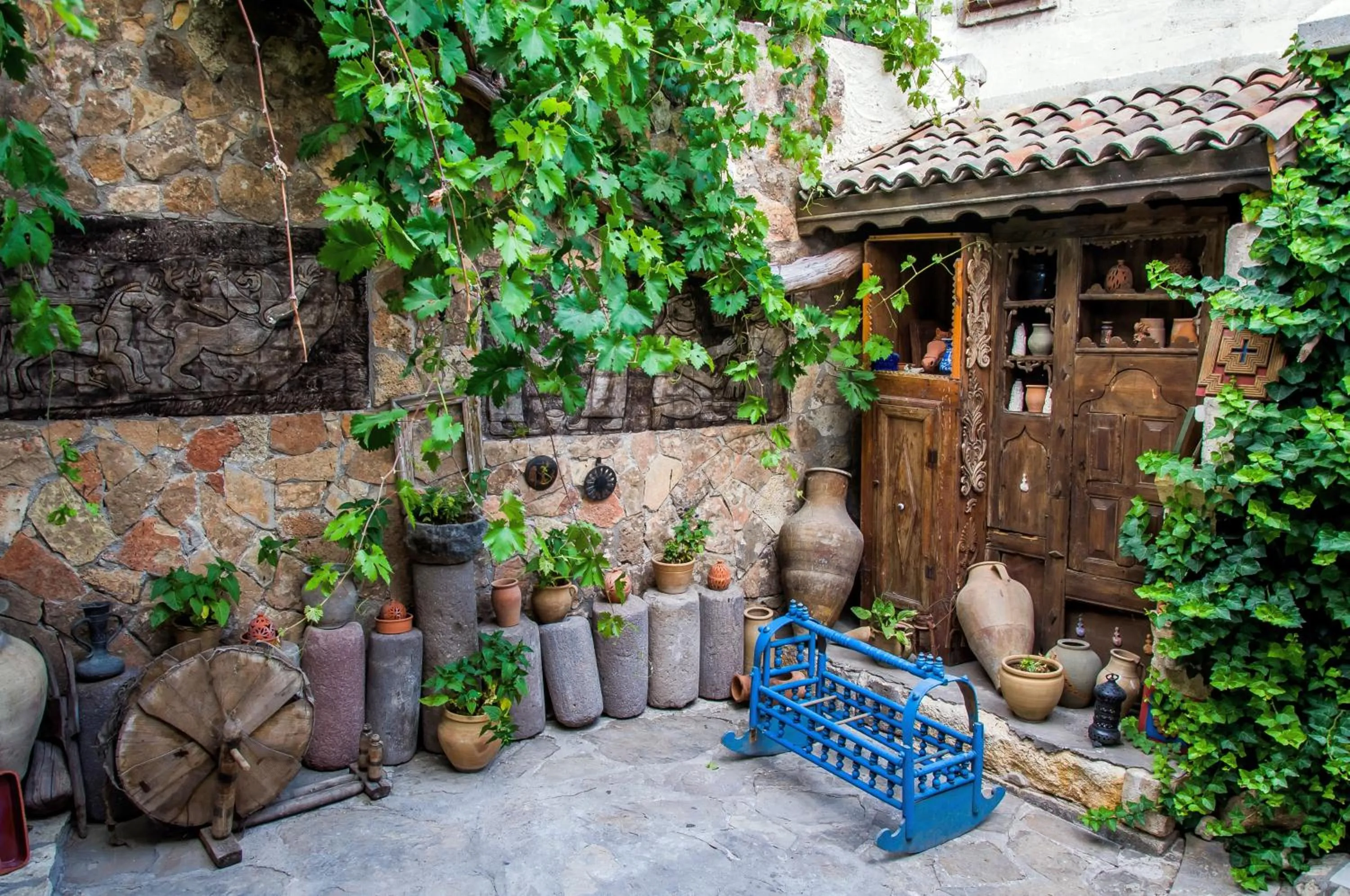 Facade/entrance in Sofa Hotel