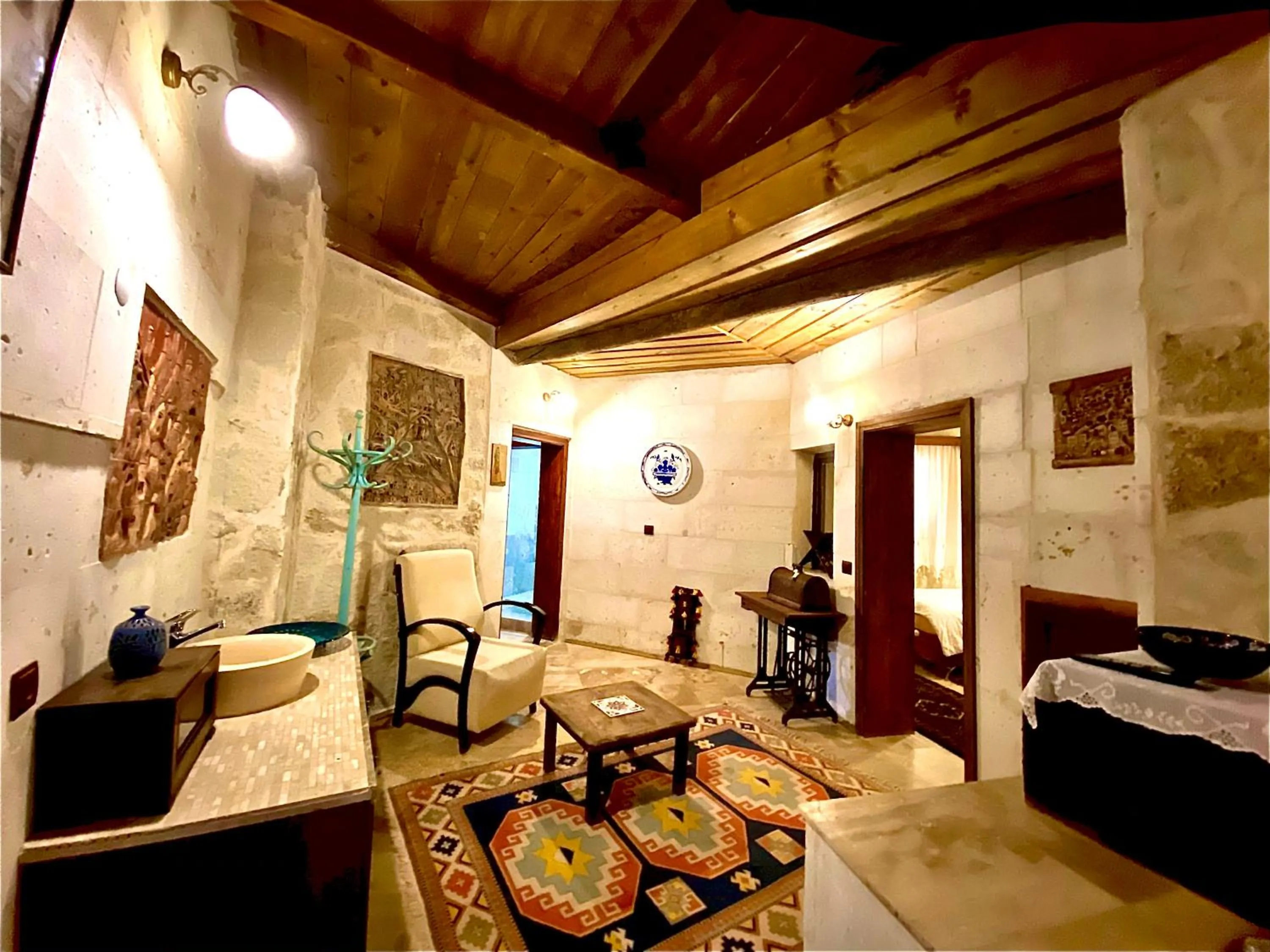 Photo of the whole room in Sofa Hotel