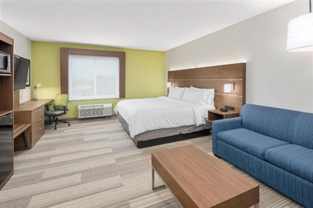 Bed in Holiday Inn Express Hotel & Suites Palm Bay by IHG