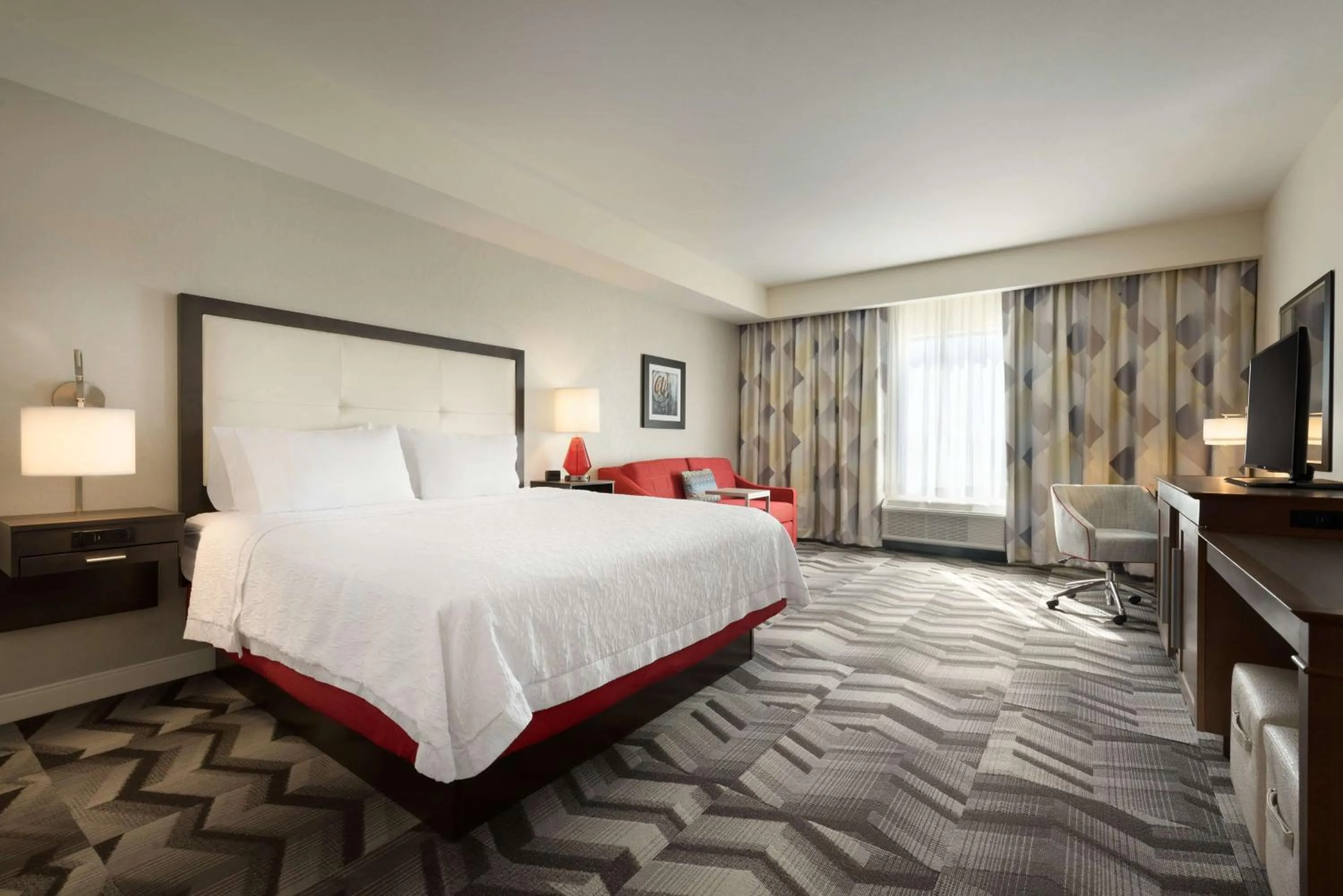 Bed in Hampton Inn by Hilton Spring Hill, TN