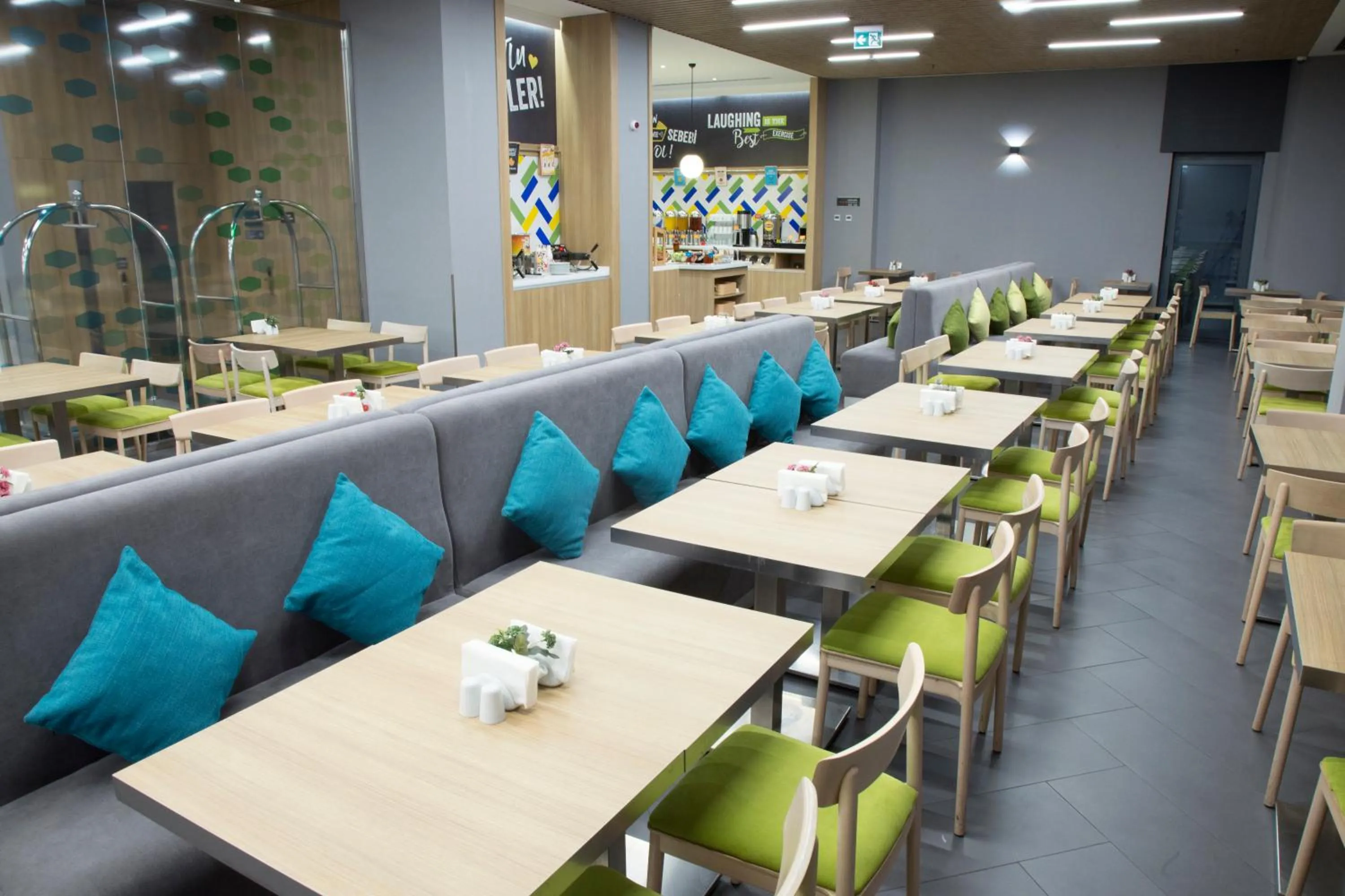 Restaurant/places to eat in Hampton by Hilton Istanbul Zeytinburnu