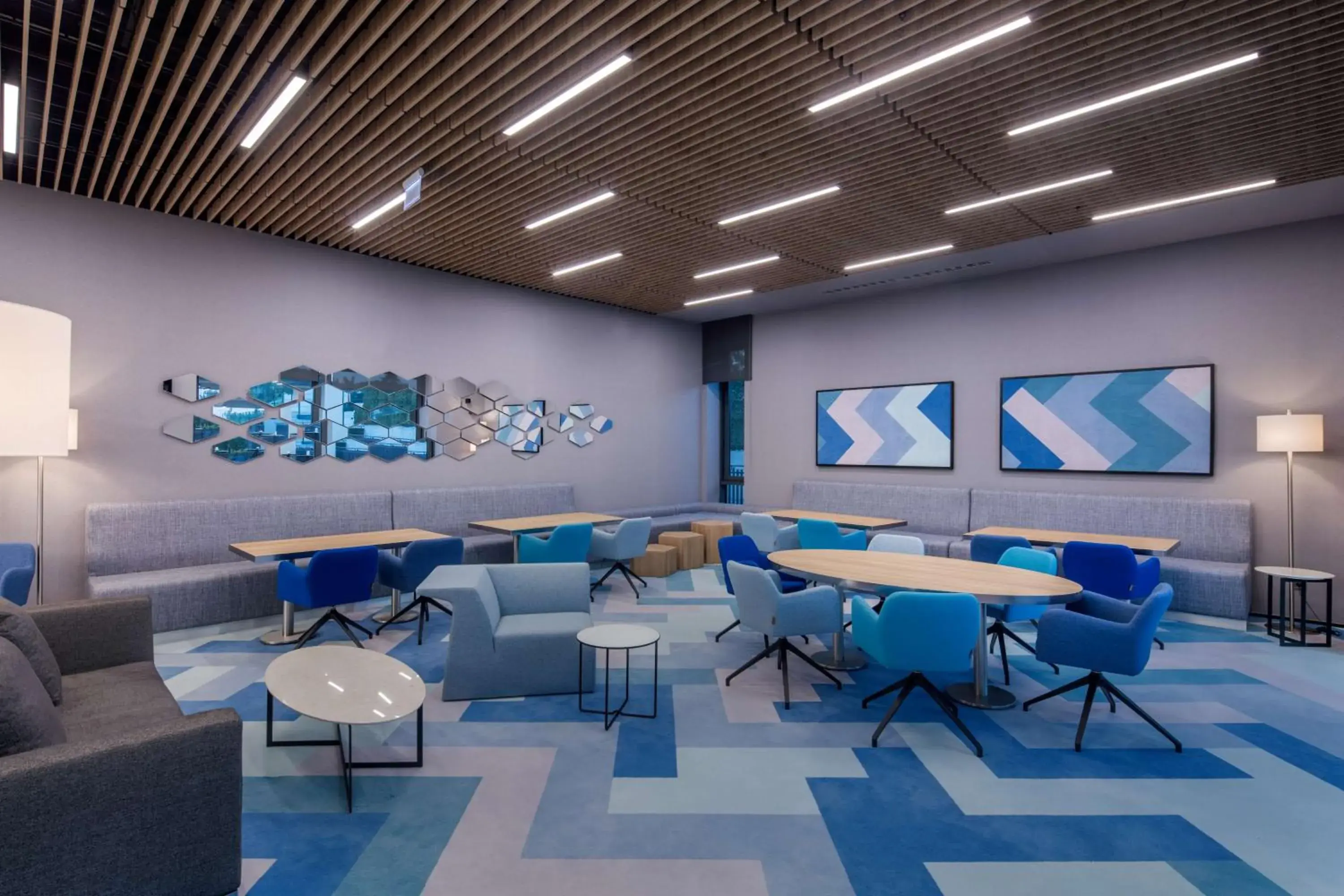 Lobby or reception in Hampton by Hilton Istanbul Zeytinburnu Lobby or reception in Hampton by Hilton Istanbul Zeytinburnu