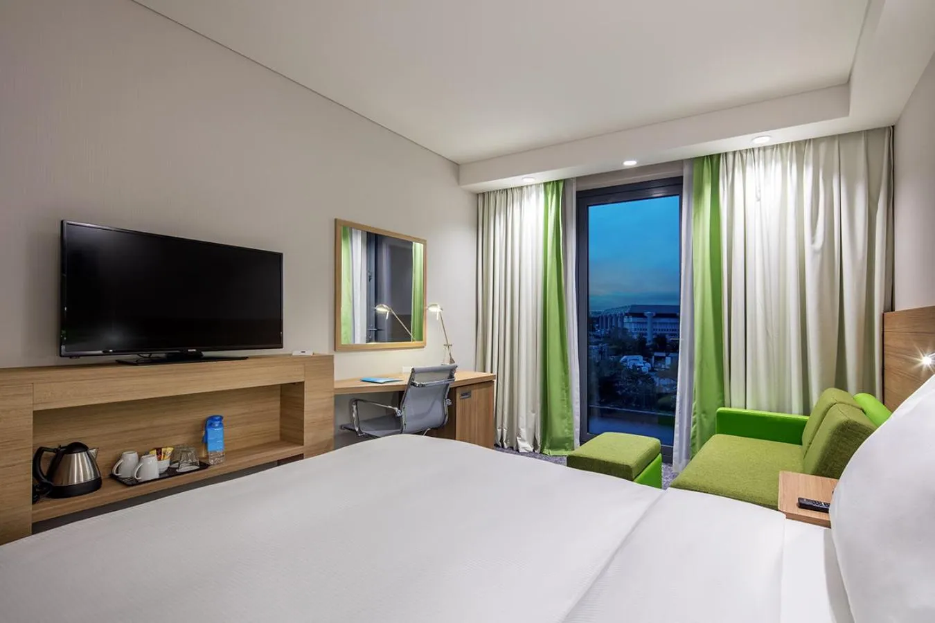 Photo of the whole room, Bed in Hampton by Hilton Istanbul Zeytinburnu