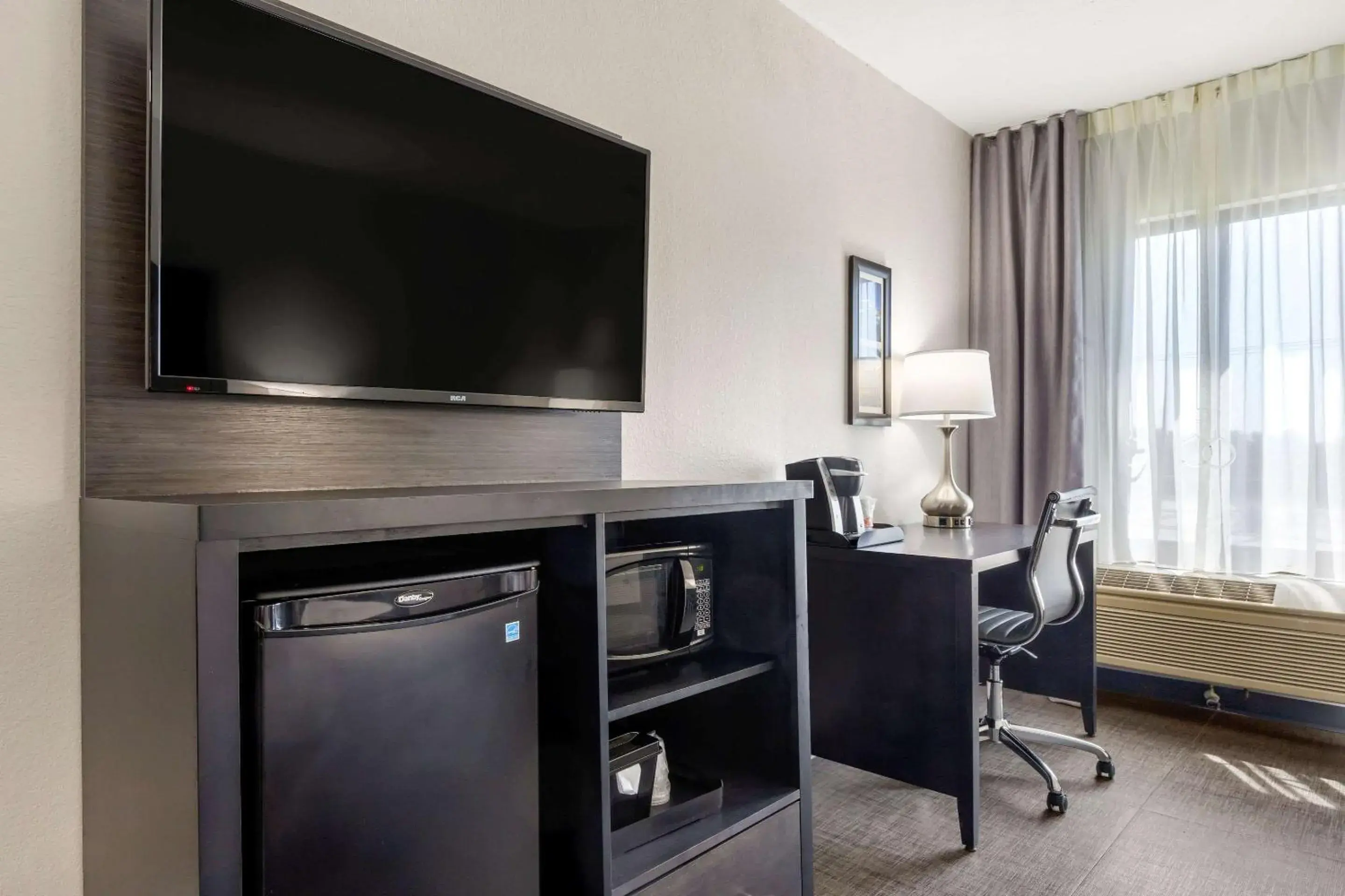 Photo of the whole room in Comfort Inn & Suites Greer - Greenville Photo of the whole room in Comfort Inn & Suites Greer - Greenville