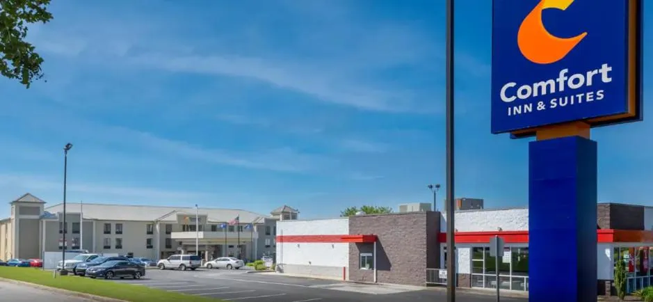 Logo/Certificate/Sign in Comfort Inn & Suites Greer - Greenville