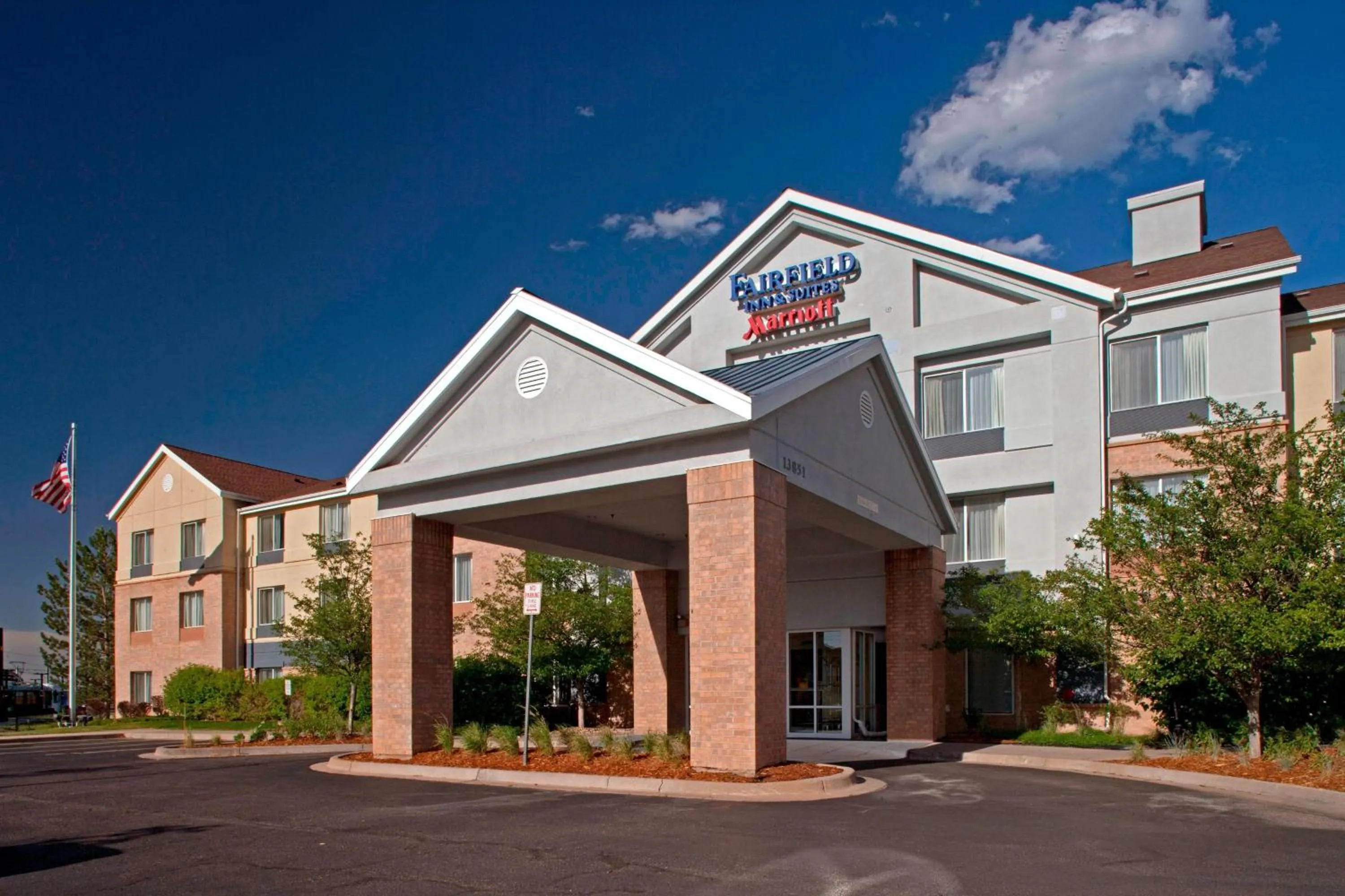 Property building in Fairfield Inn & Suites by Marriott Denver Aurora/Medical Center