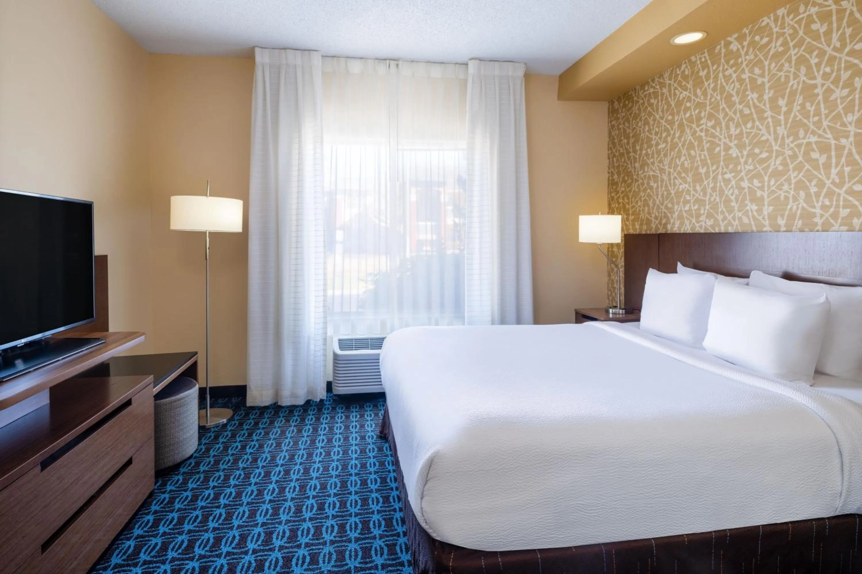 Photo of the whole room, Bed in Fairfield Inn & Suites by Marriott Denver Aurora/Medical Center