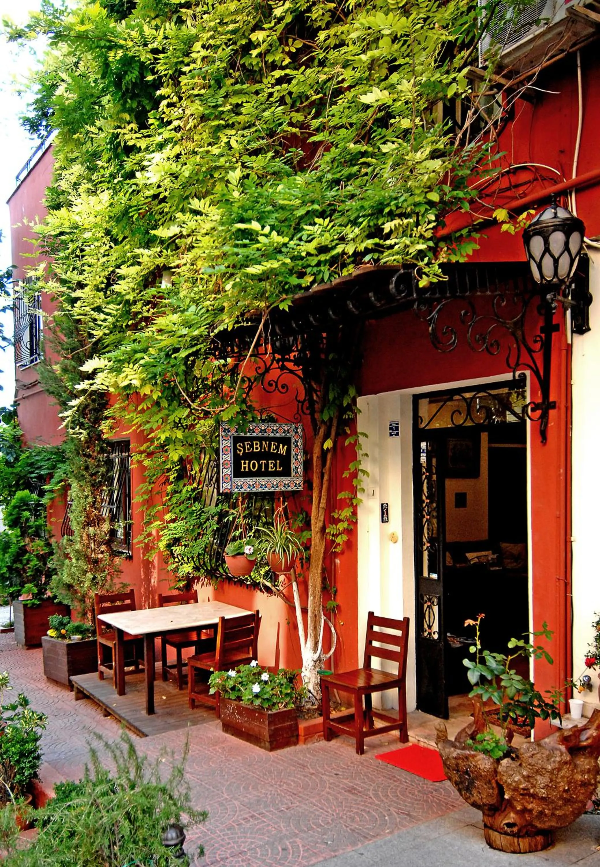 Patio in Şebnem Hotel