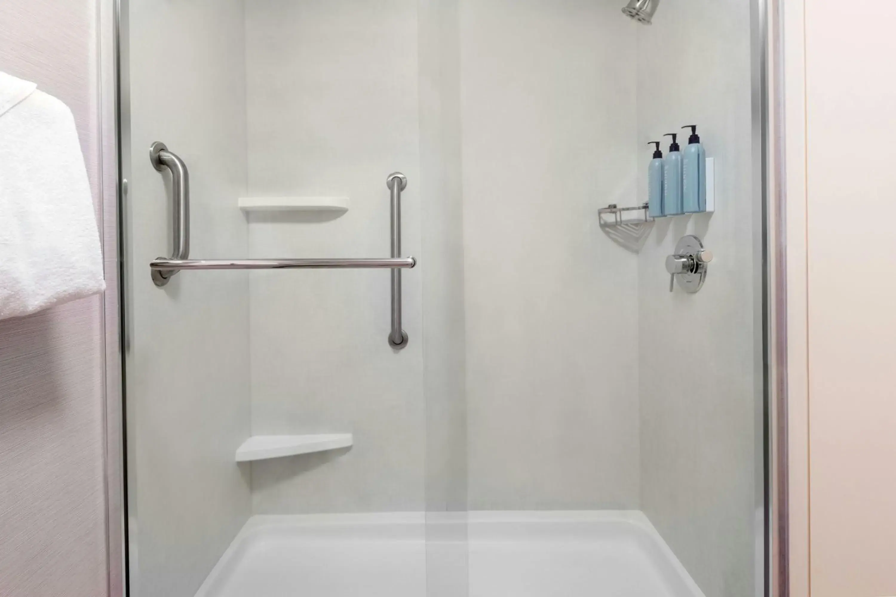 One-Bedroom Suite with Balcony in Courtyard by Marriott Danbury One-Bedroom Suite with Balcony in Courtyard by Marriott Danbury