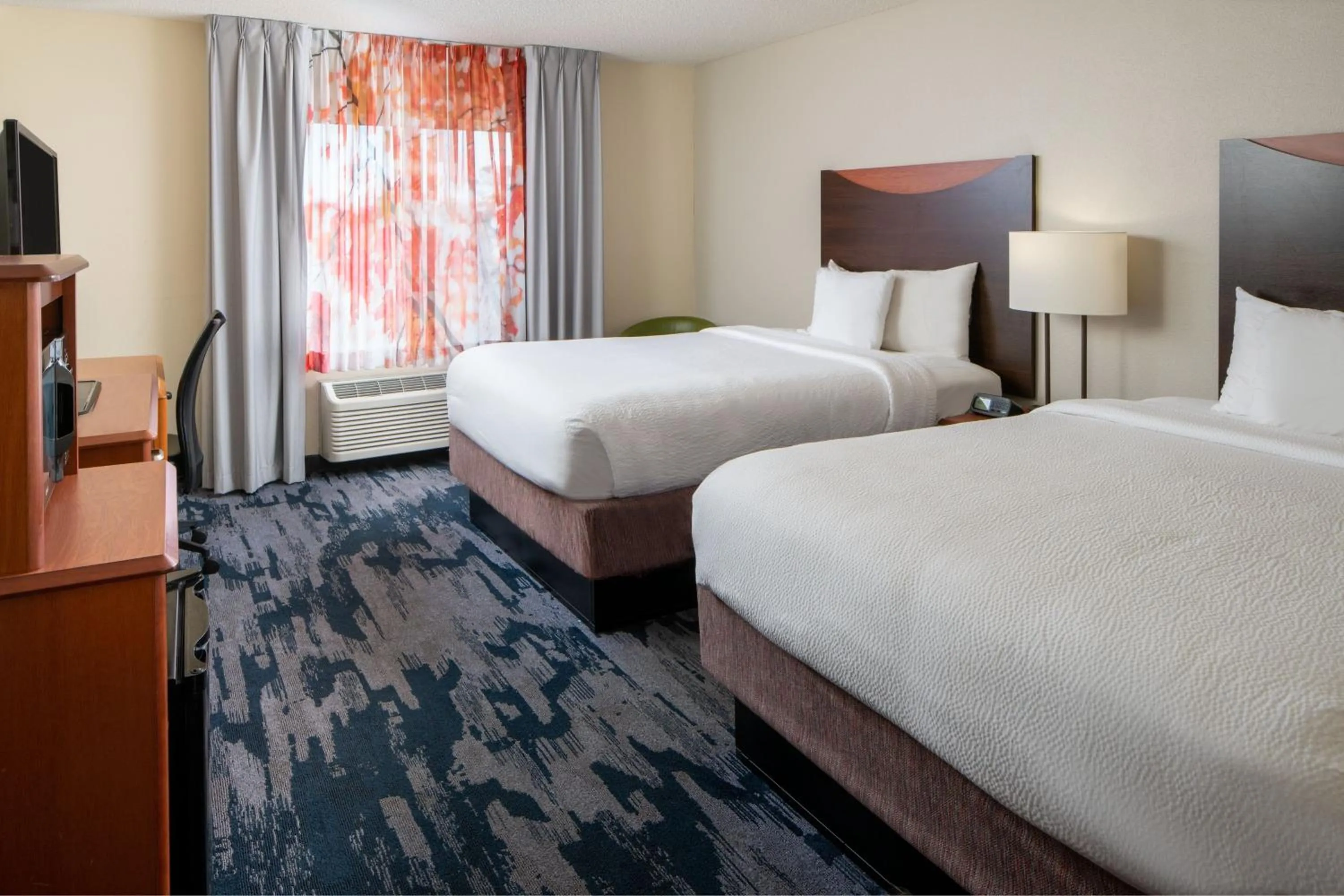 Photo of the whole room, Bed in Fairfield Inn and Suites Gulfport / Biloxi