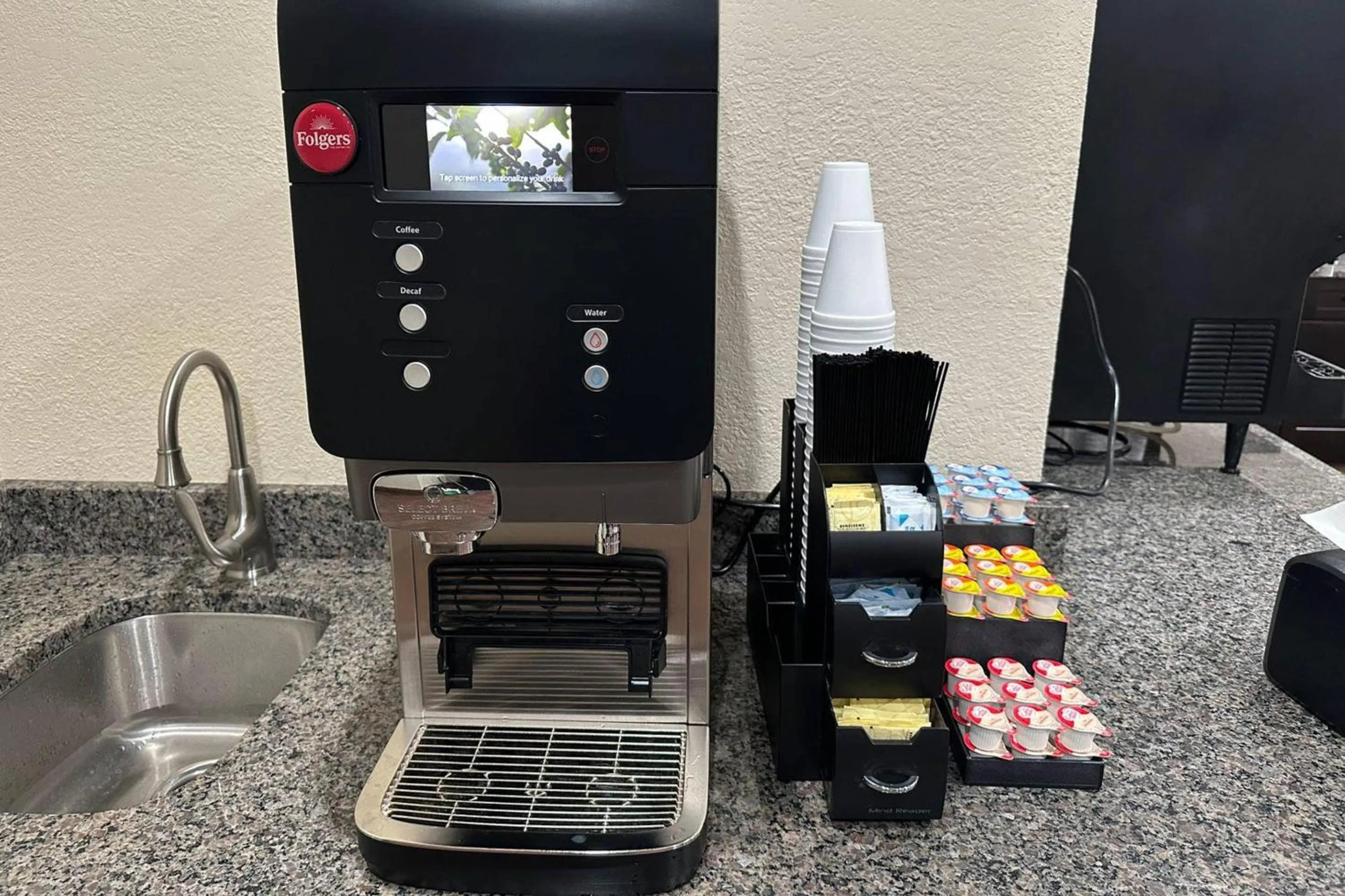 Breakfast in Econo Lodge Inn & Suites