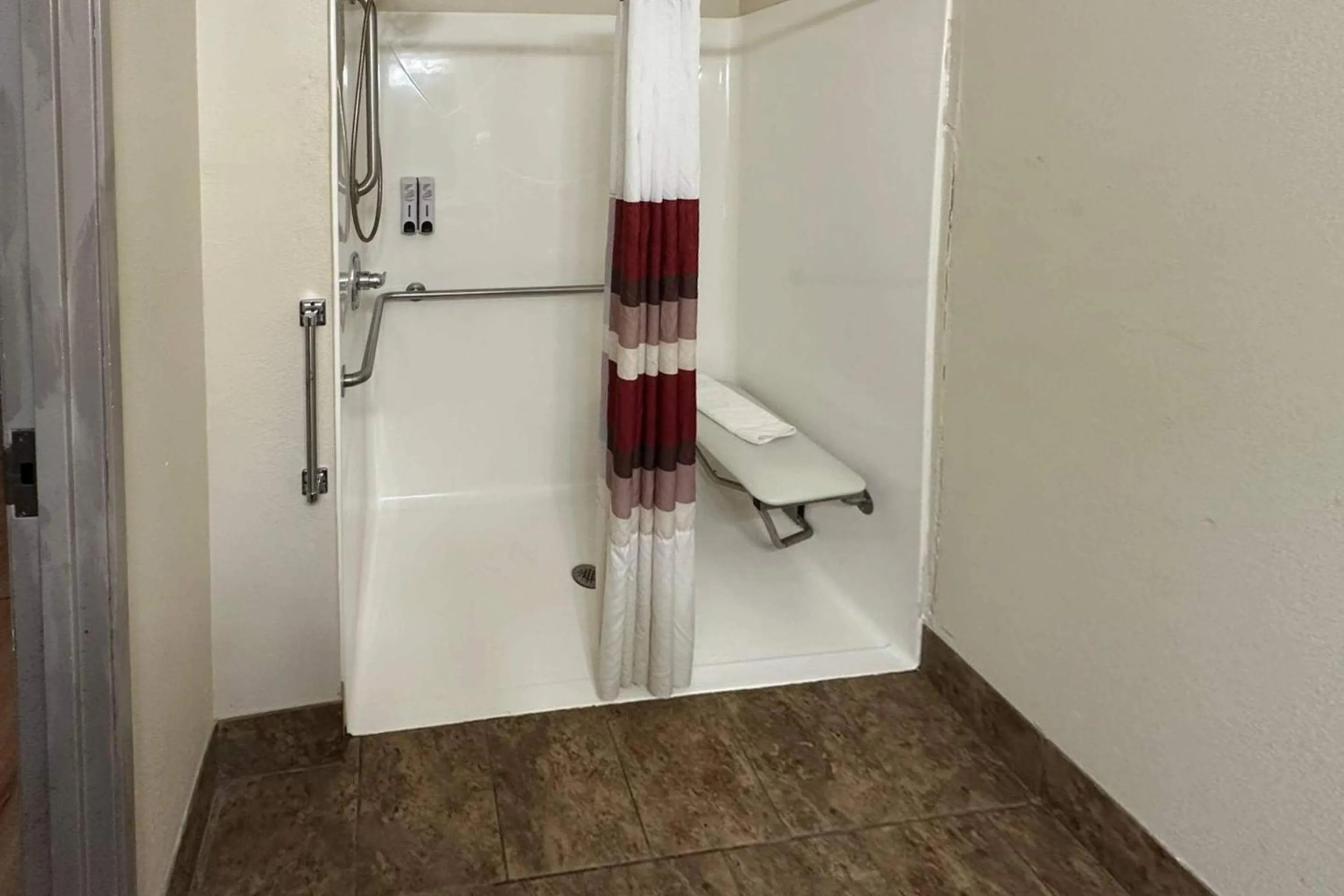 Bedroom in Econo Lodge Inn & Suites