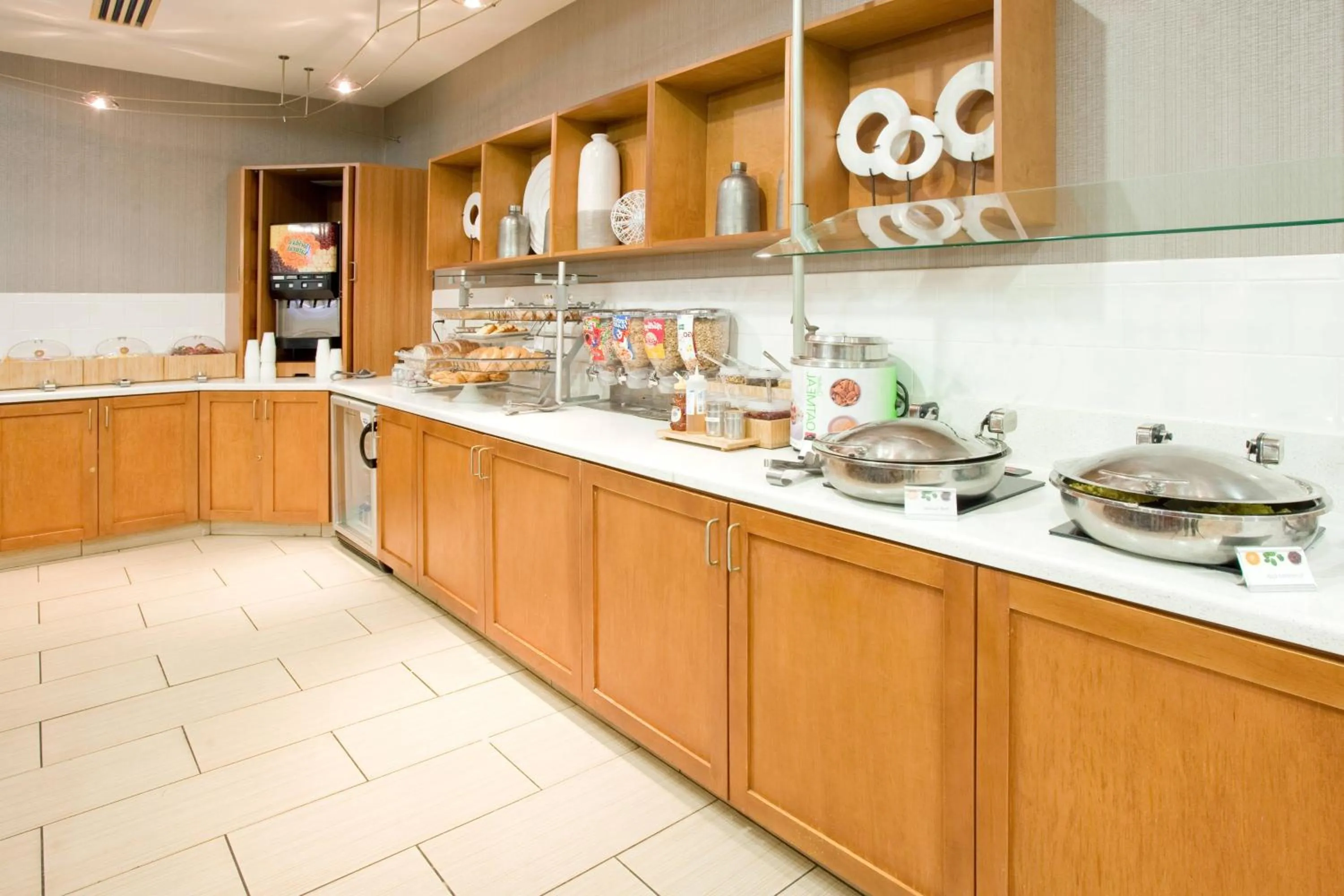 Breakfast in Springhill Suites by Marriott Wichita East At Plazzio