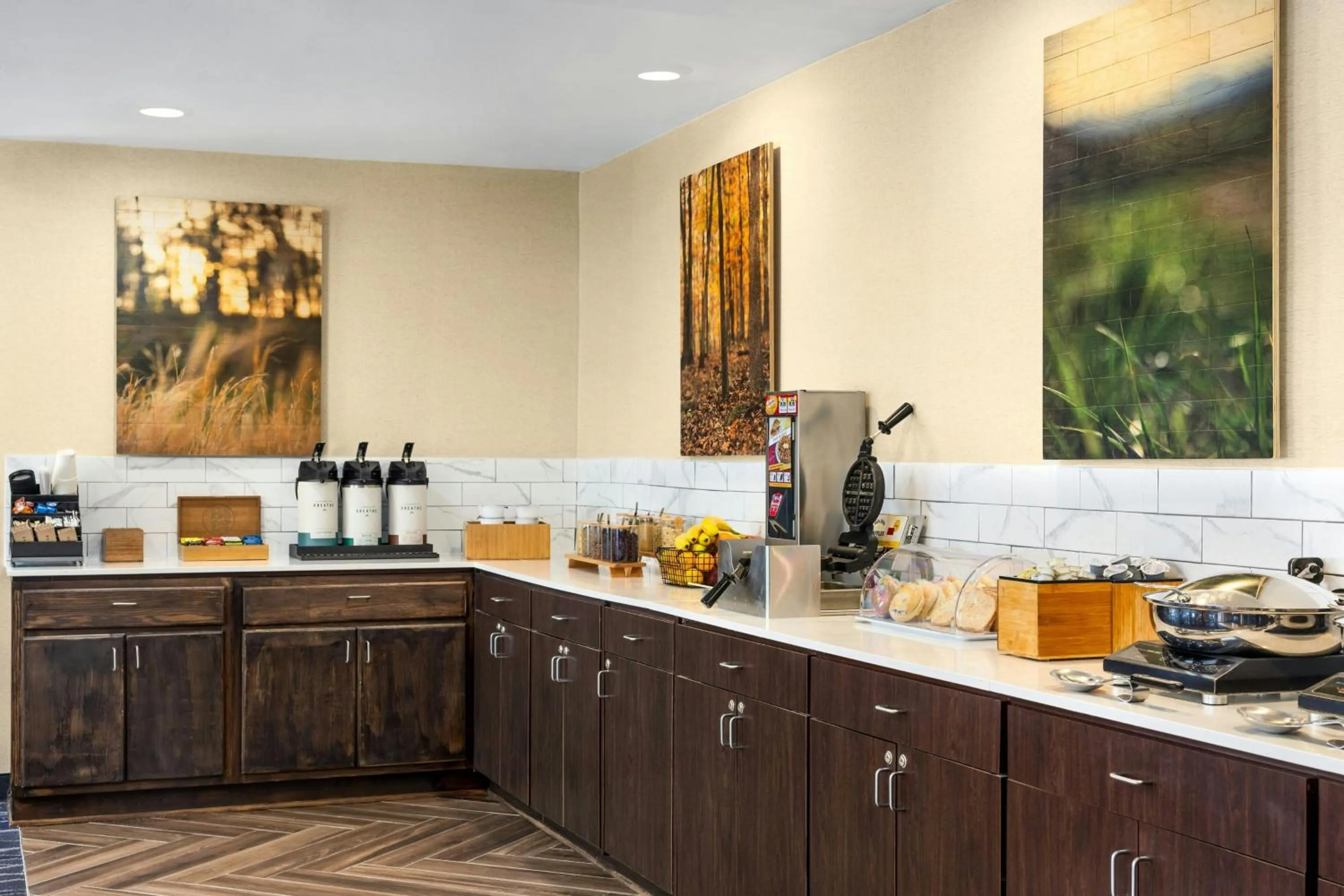 Breakfast in Fairfield Inn & Suites Hattiesburg / University