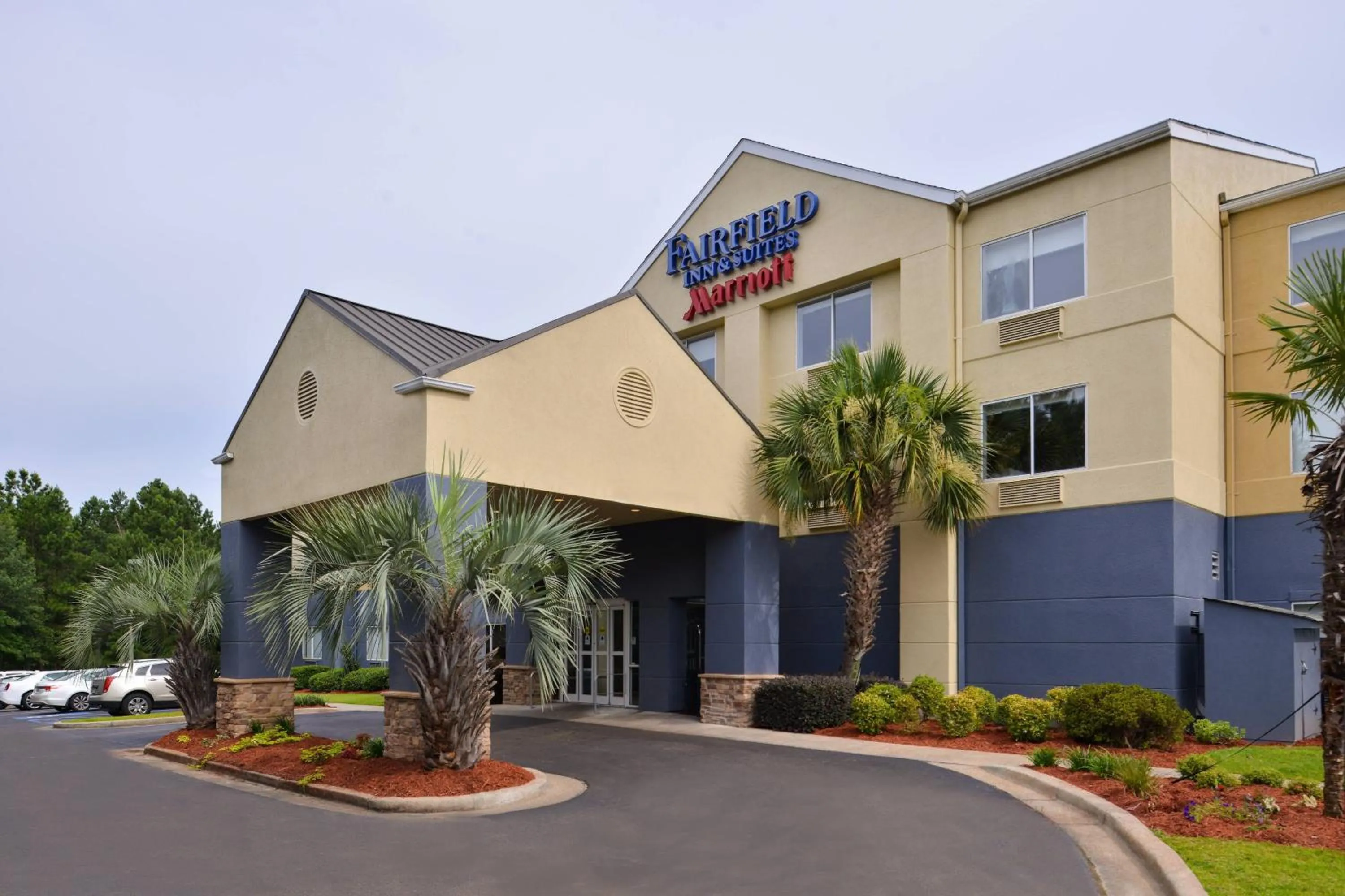 Property building in Fairfield Inn & Suites Hattiesburg / University