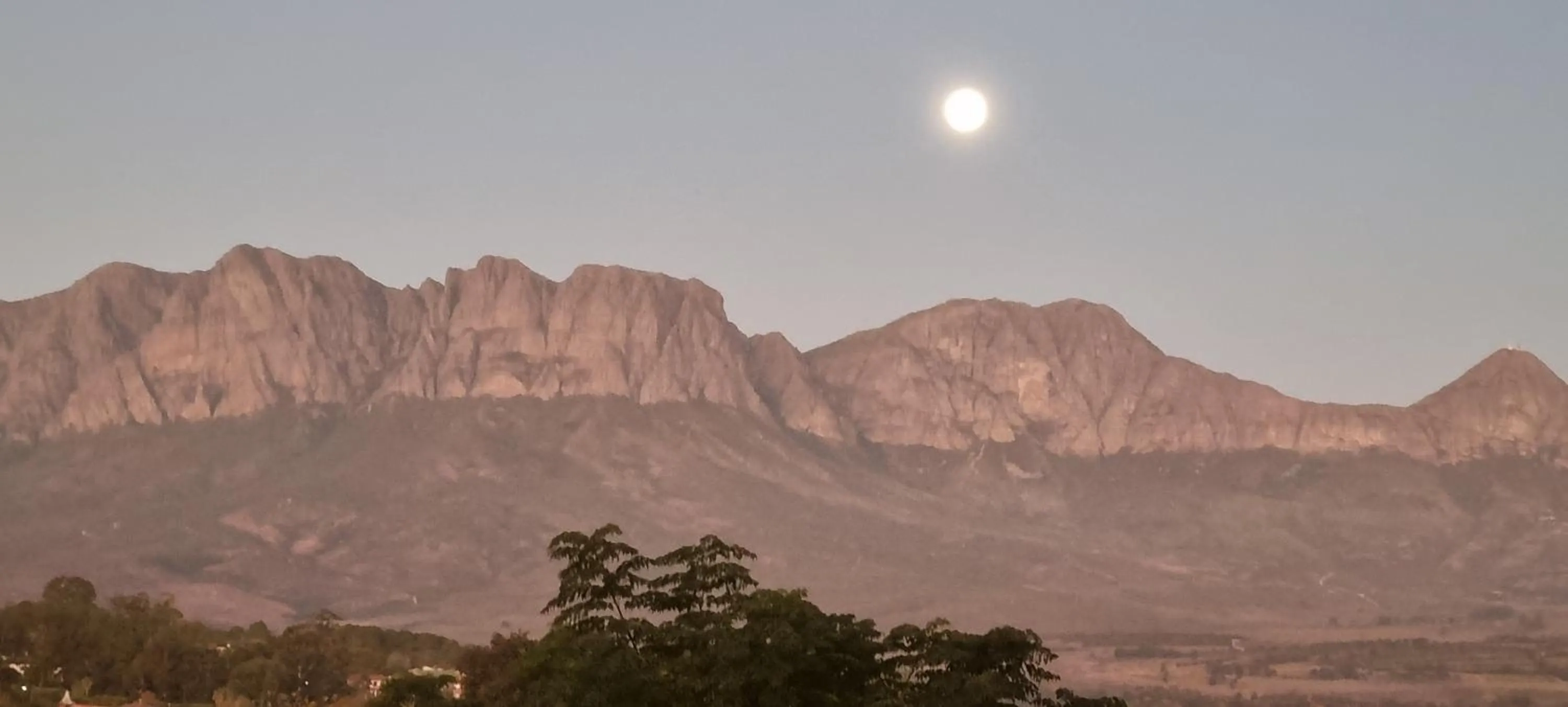 Night in SomerZicht Guest House