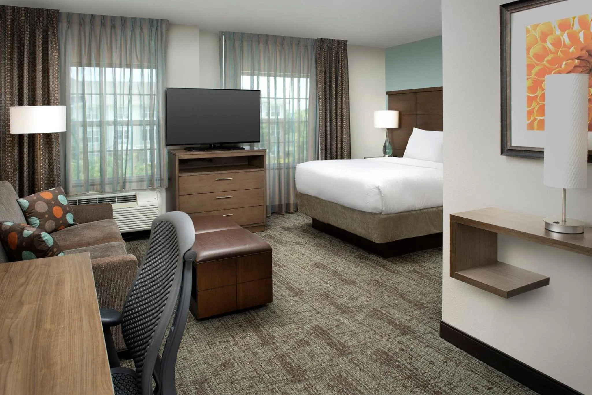 Photo of the whole room, Bed in Staybridge Suites Greenville I-85 Woodruff Road by IHG